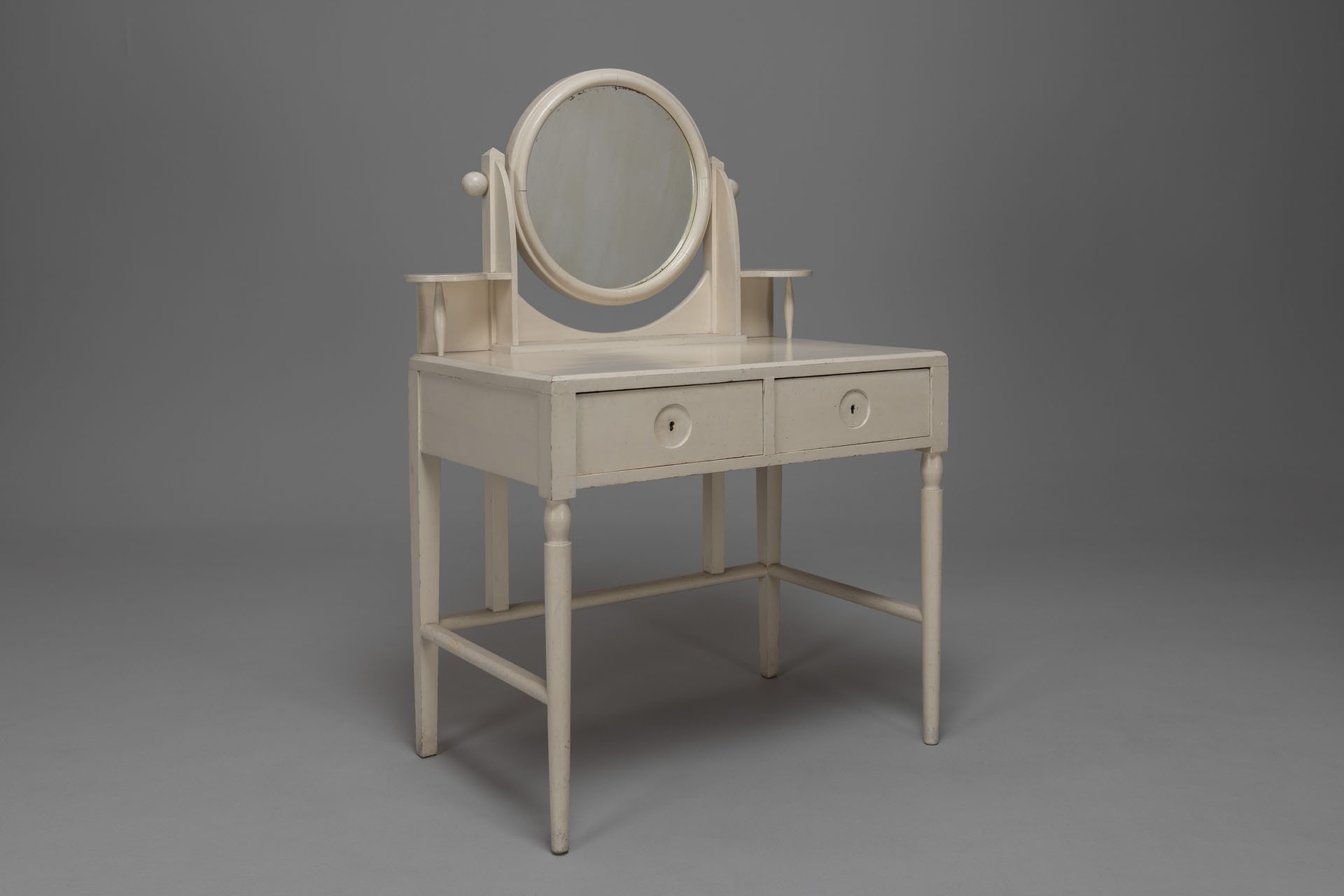 Dressing Table image 3