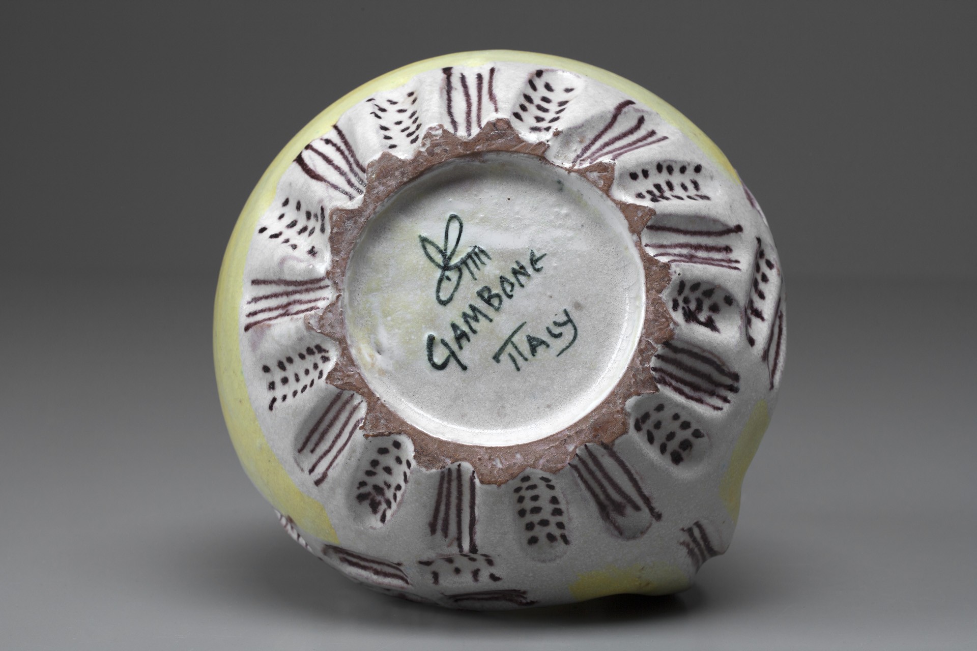 Vase image 3