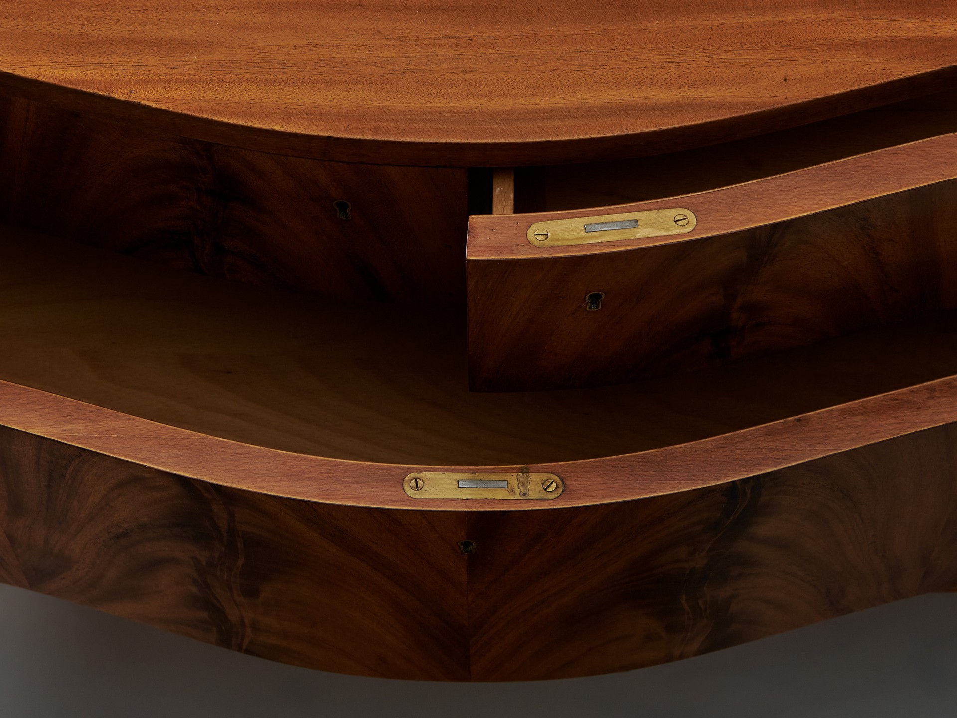 Chest of Drawers image 8