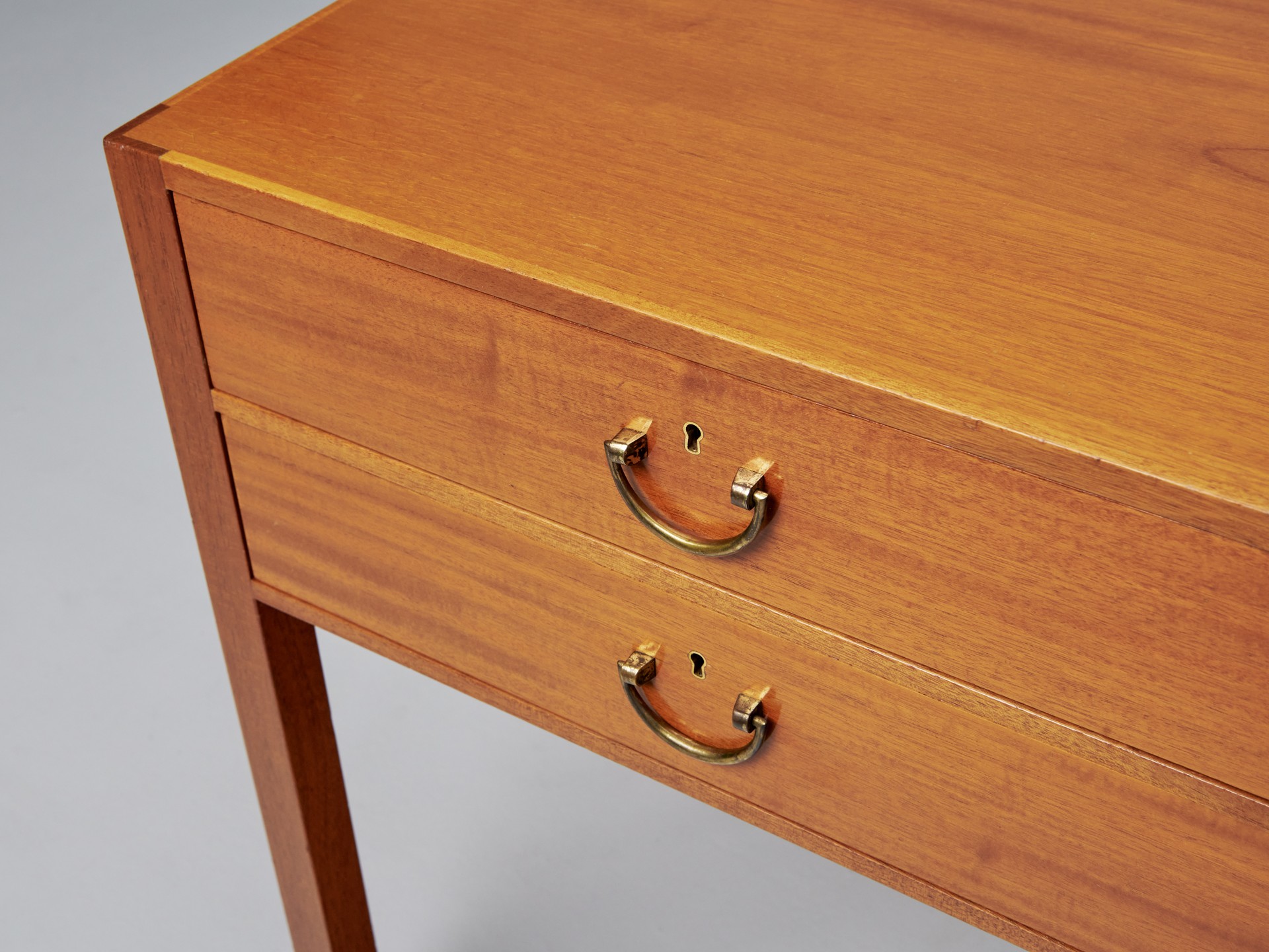 Sideboard image 4