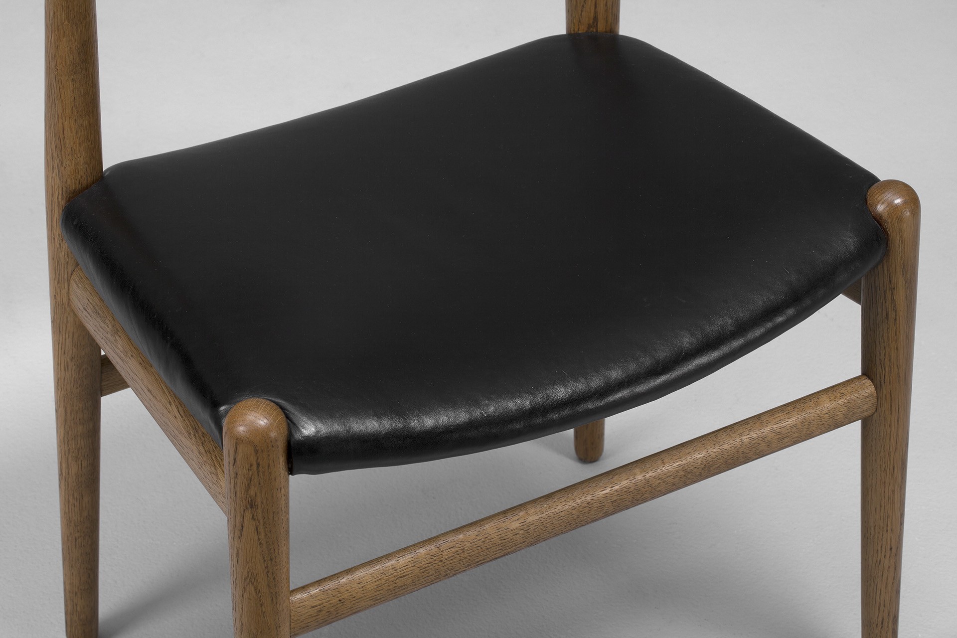 Set of Twelve 'Cowhorn Chairs' image 4