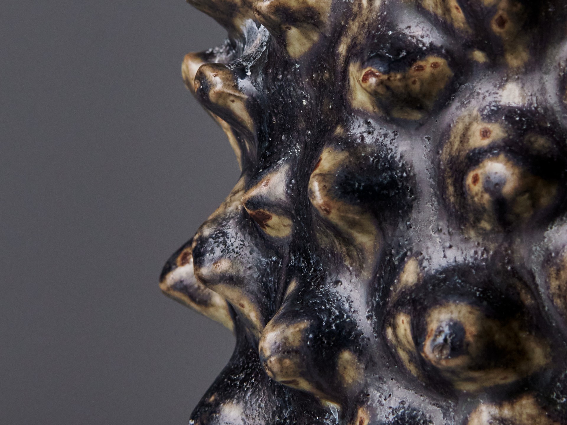 Vase in the 'Budding' Style image 7