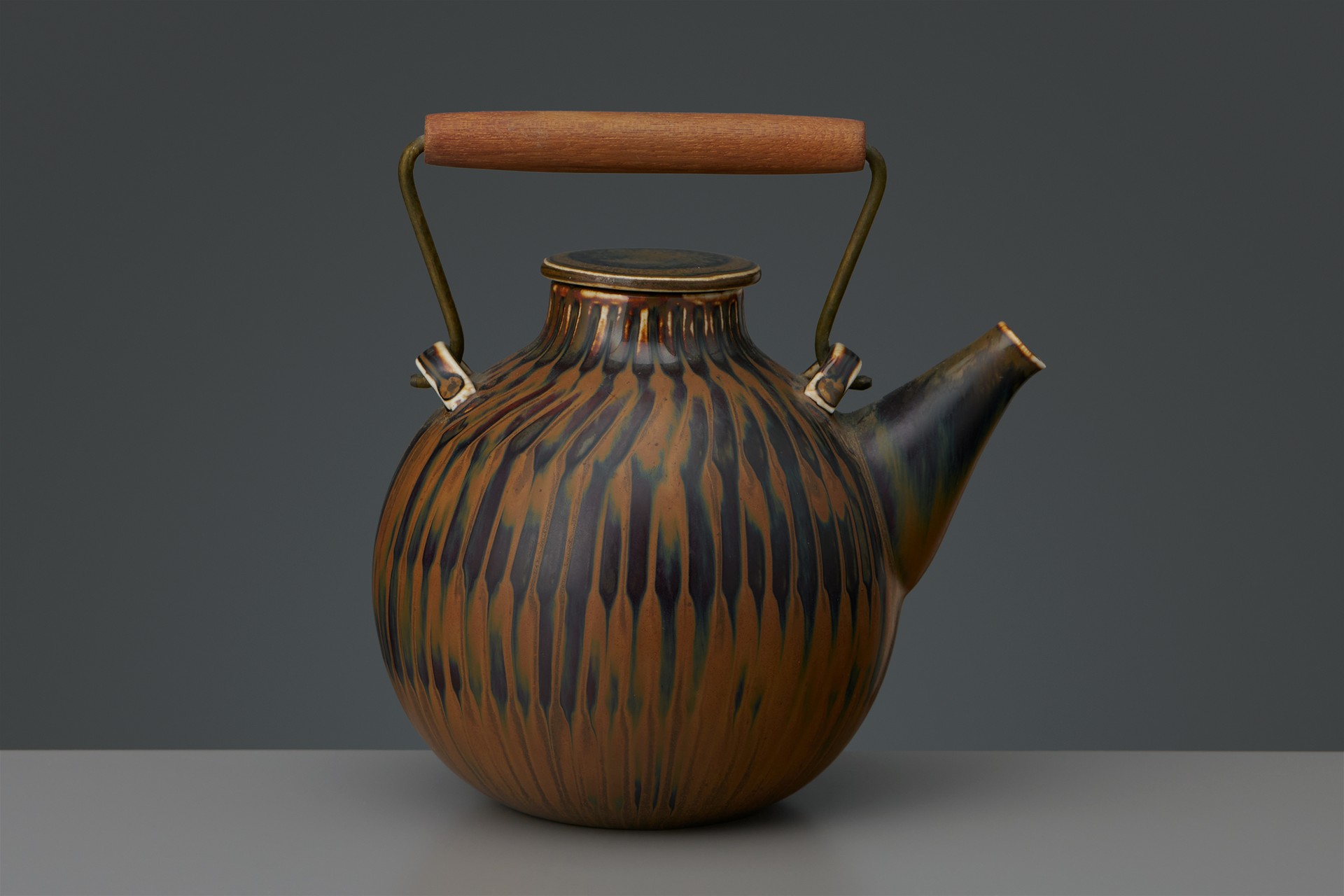 Two Teapots image 2