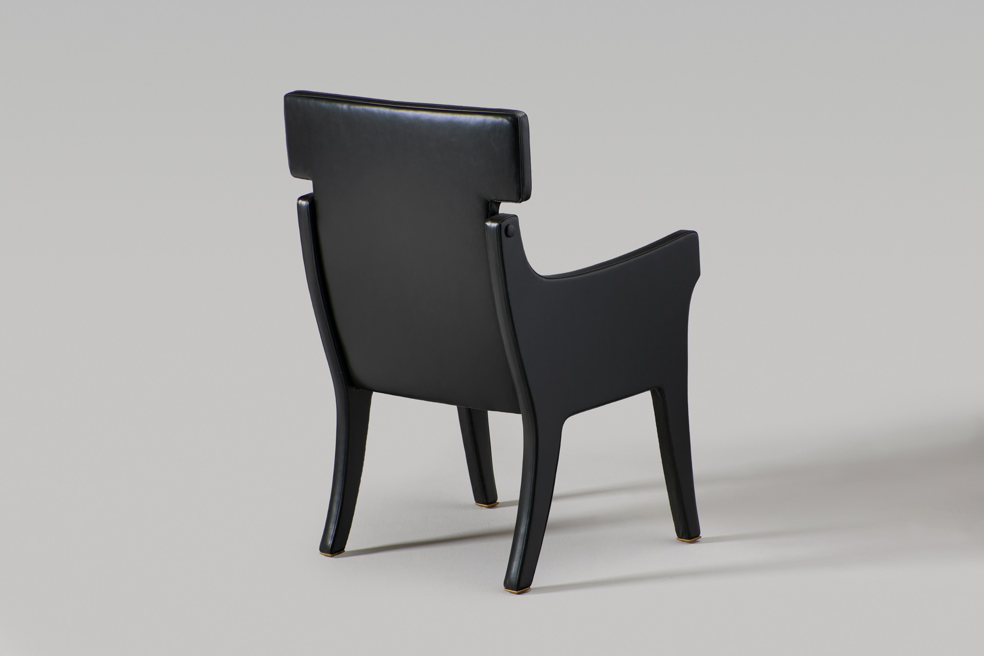 Model P 10 R 63 Armchair image 2