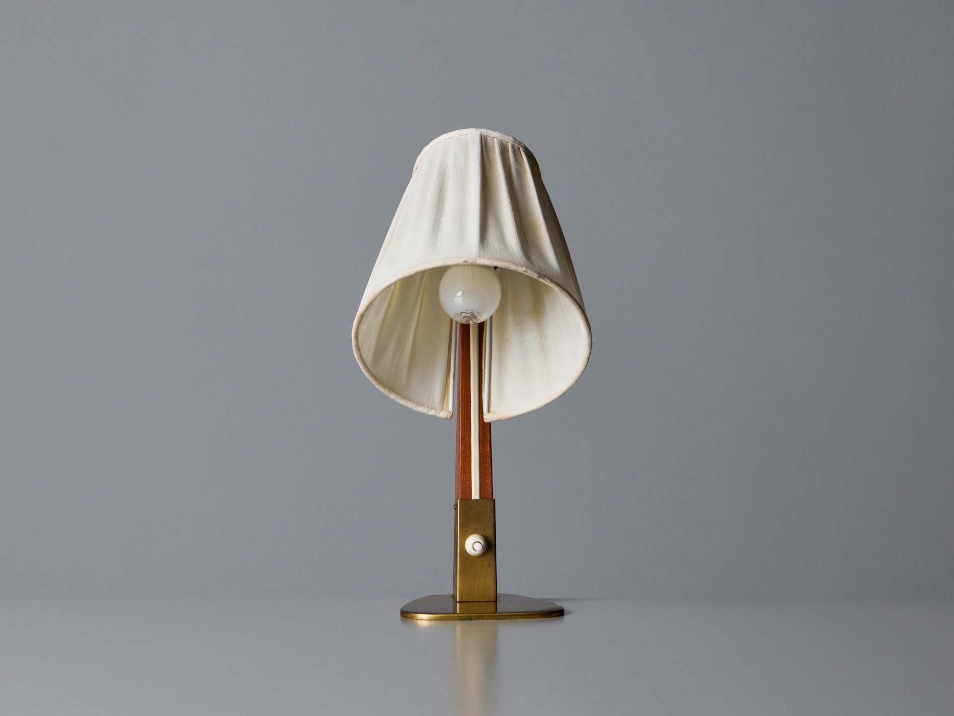 Table Lamp image 3