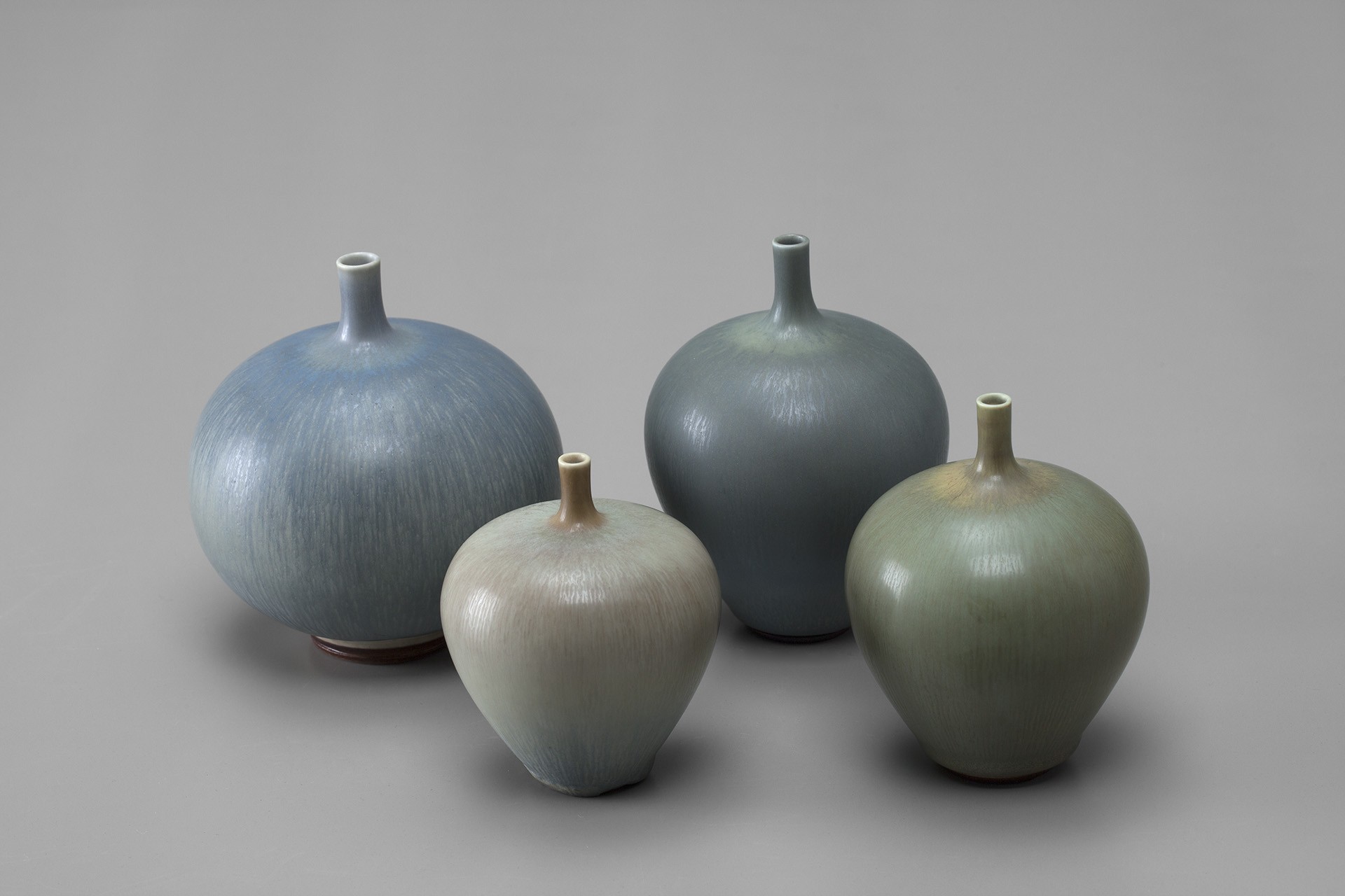 Four Vases image 2
