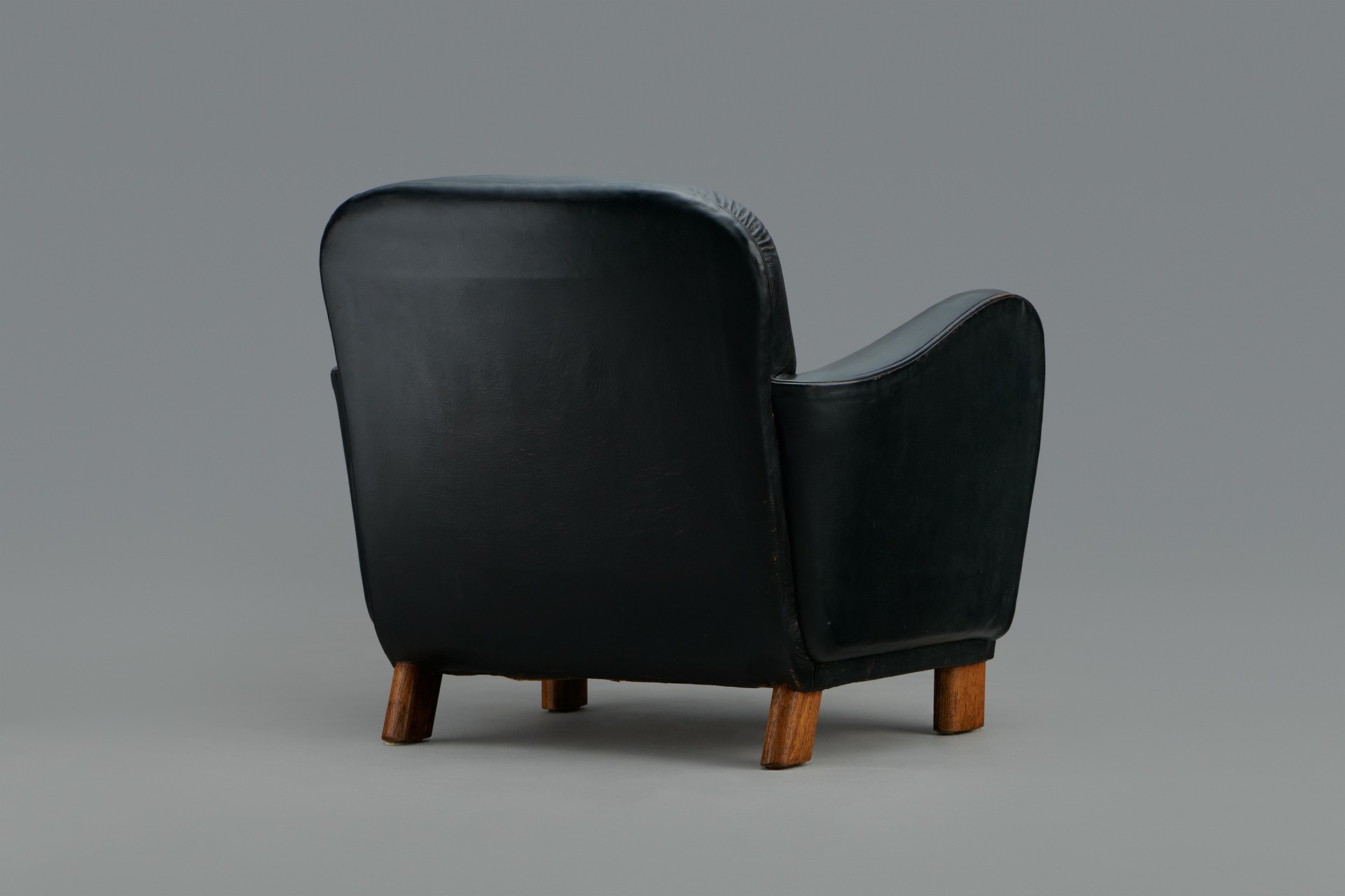 Armchair, Model no. 1565 image 2