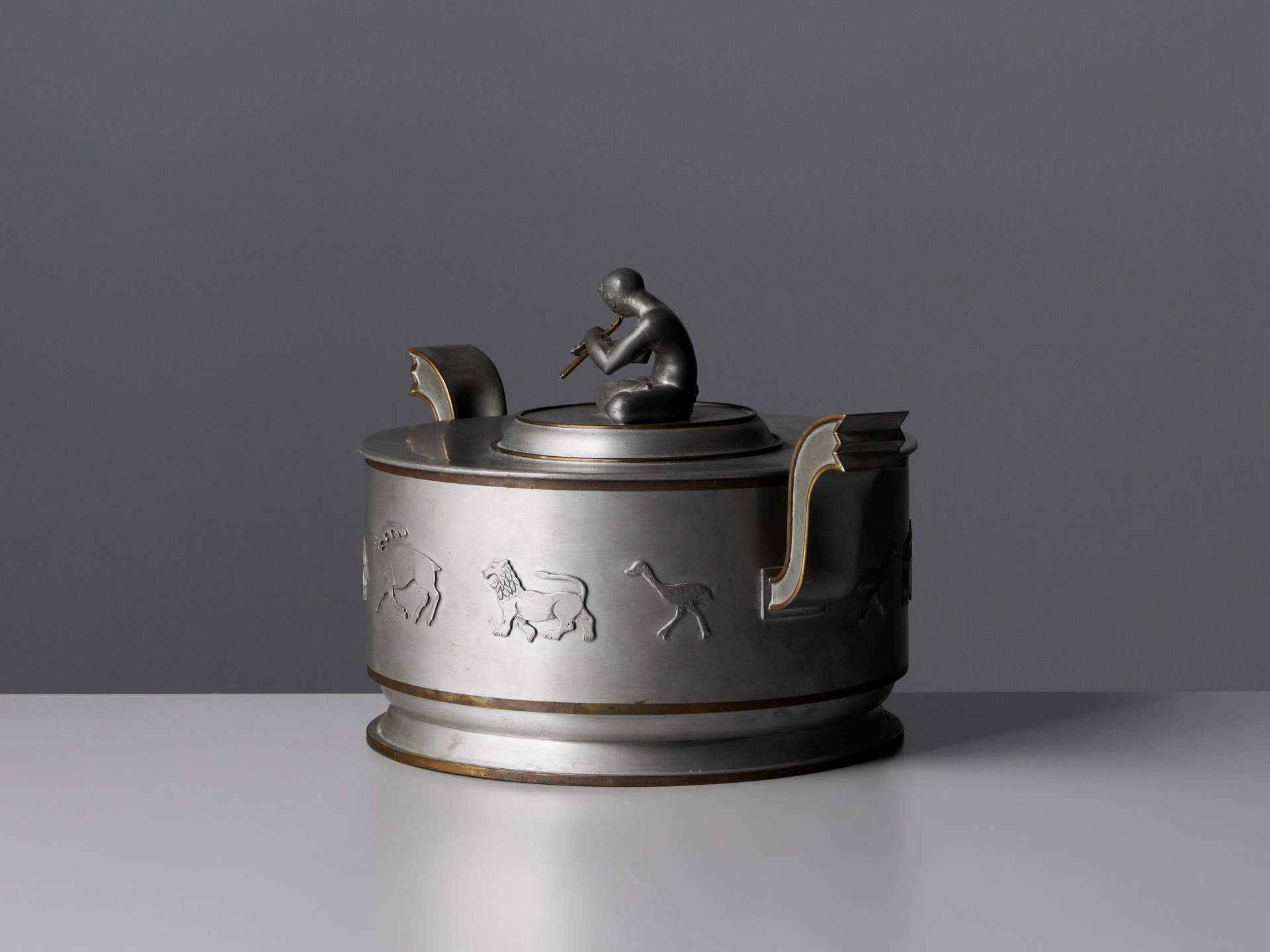 Tureen image 2