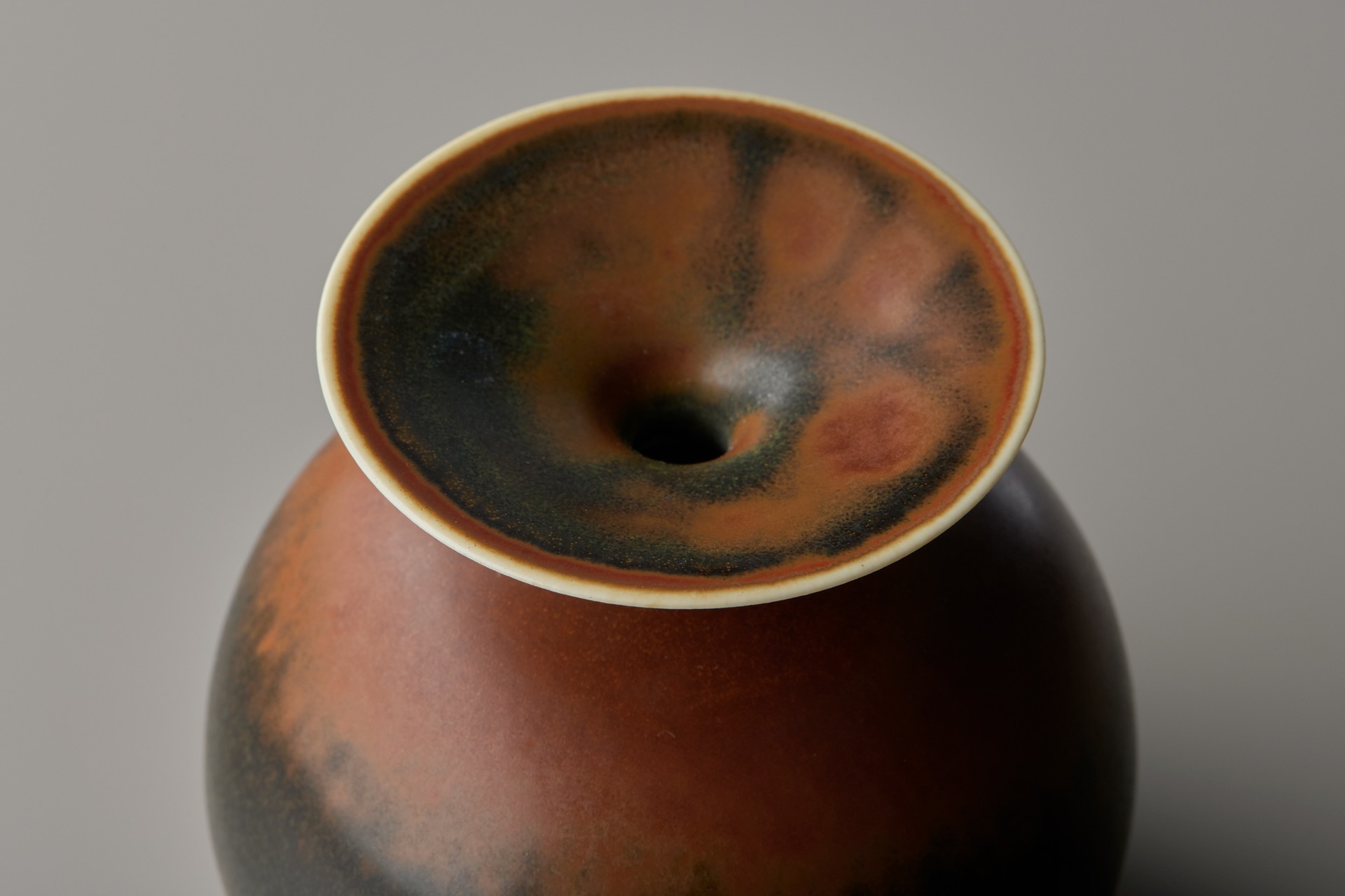 Vase image 4