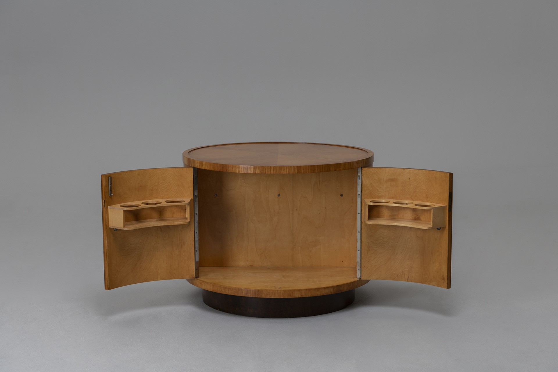 Bar image 4
