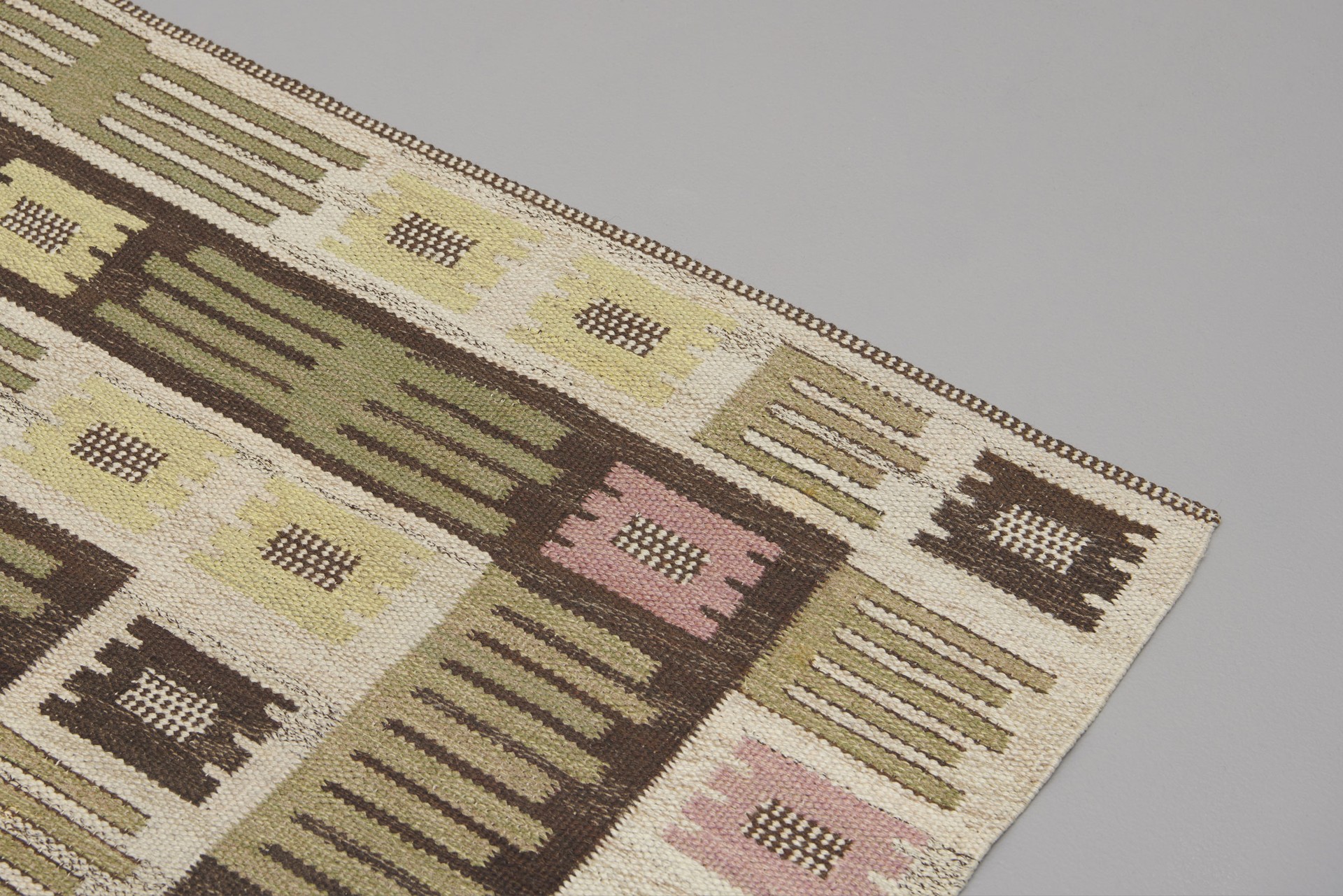 Early 'Nyponblomman' Carpet image 4