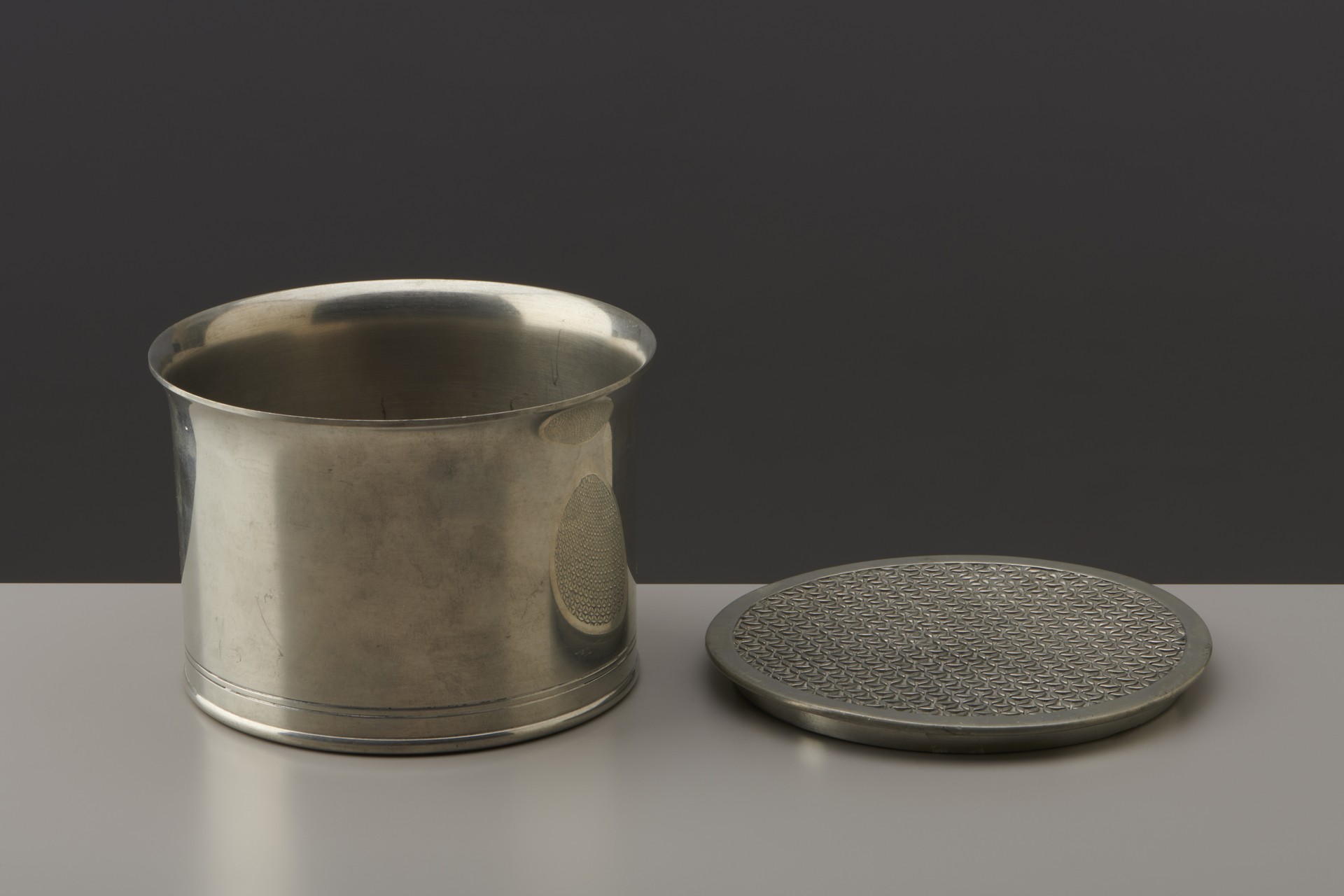 Lidded pewter jar image 3