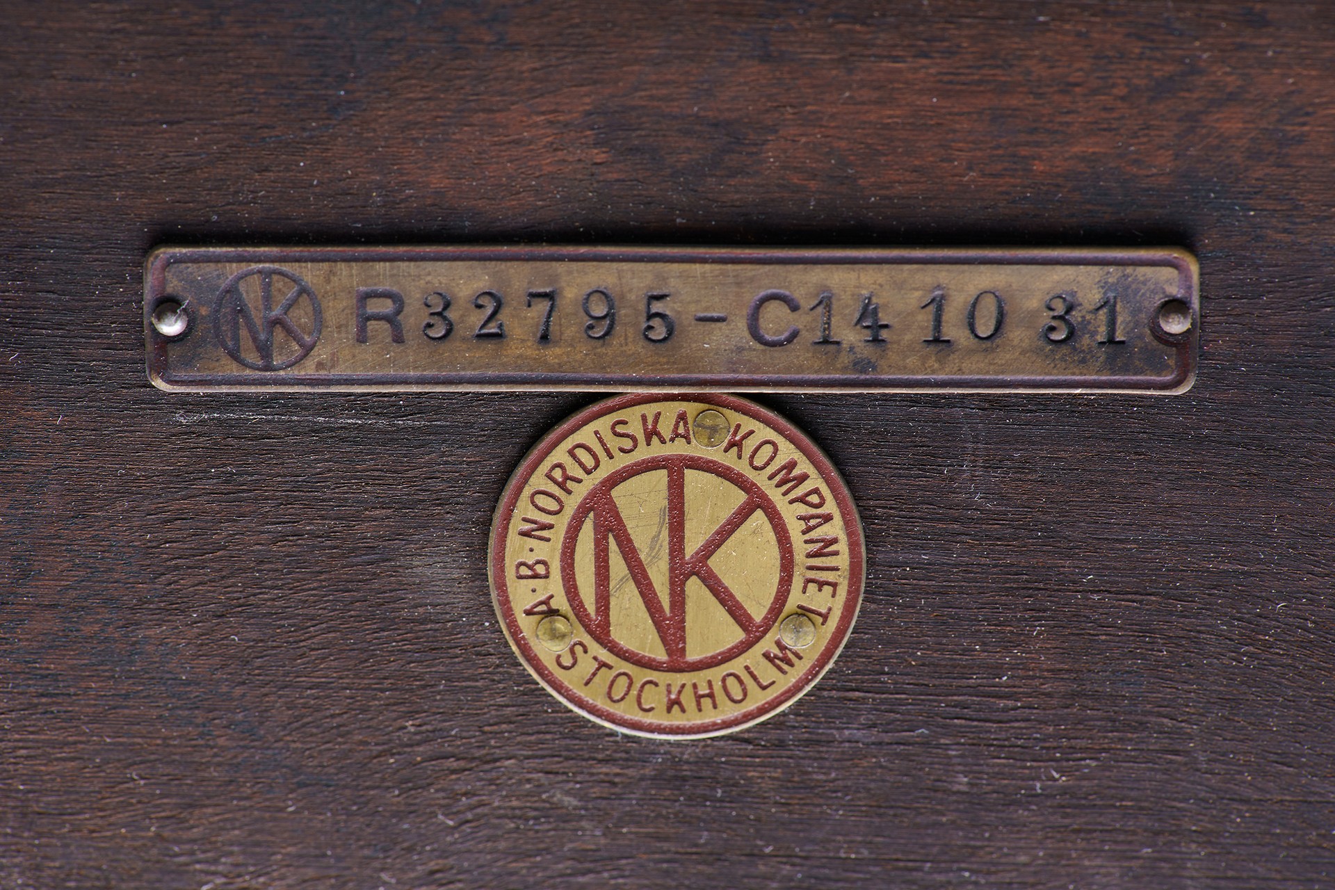 'Library' Table image 7