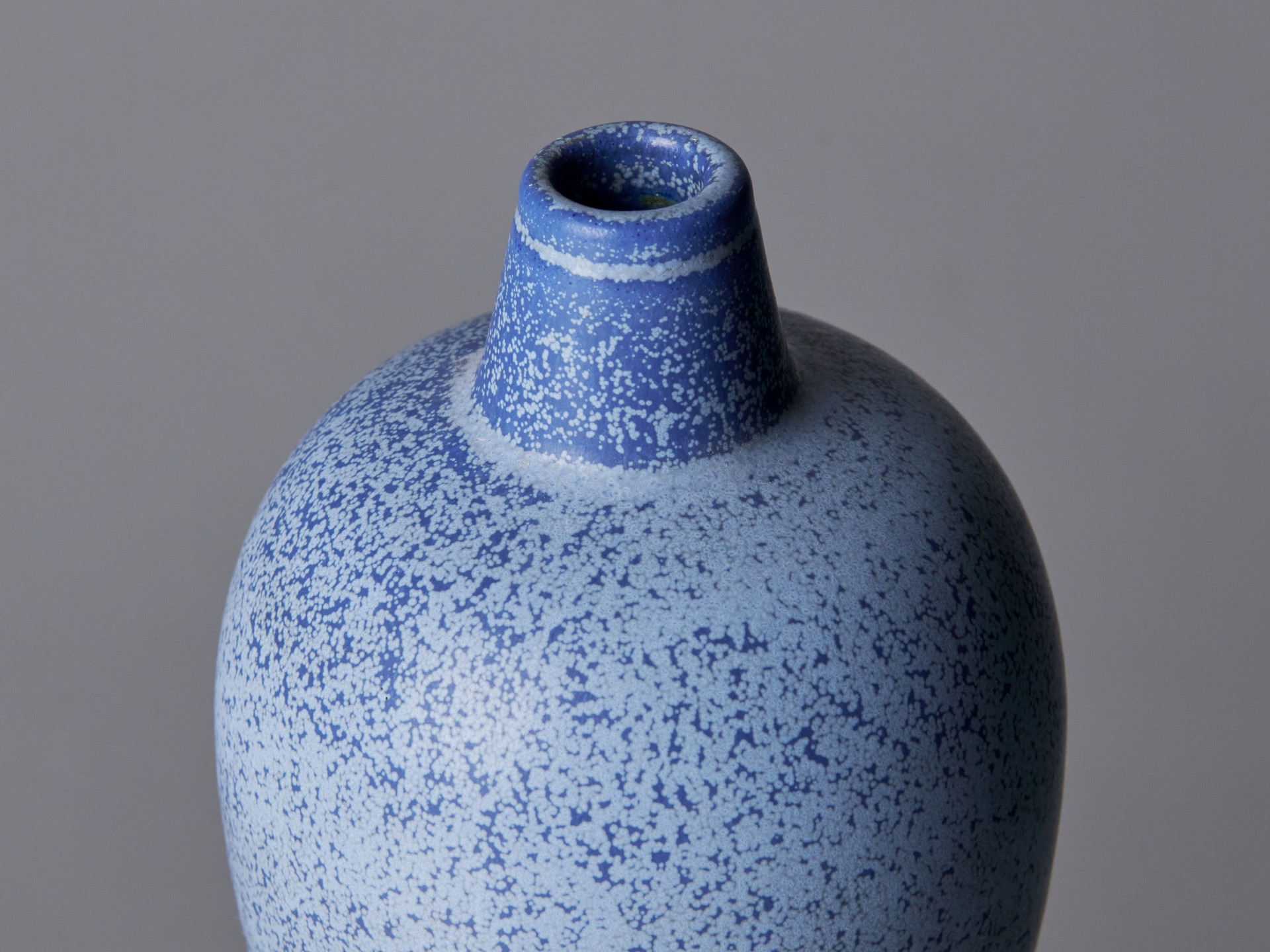 Vase image 3