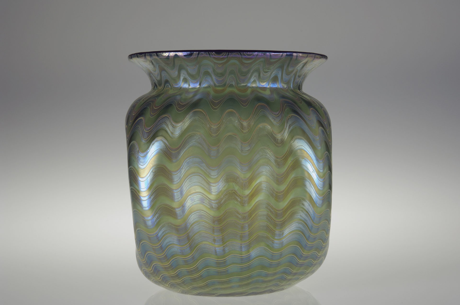 Loetz Vase image 2