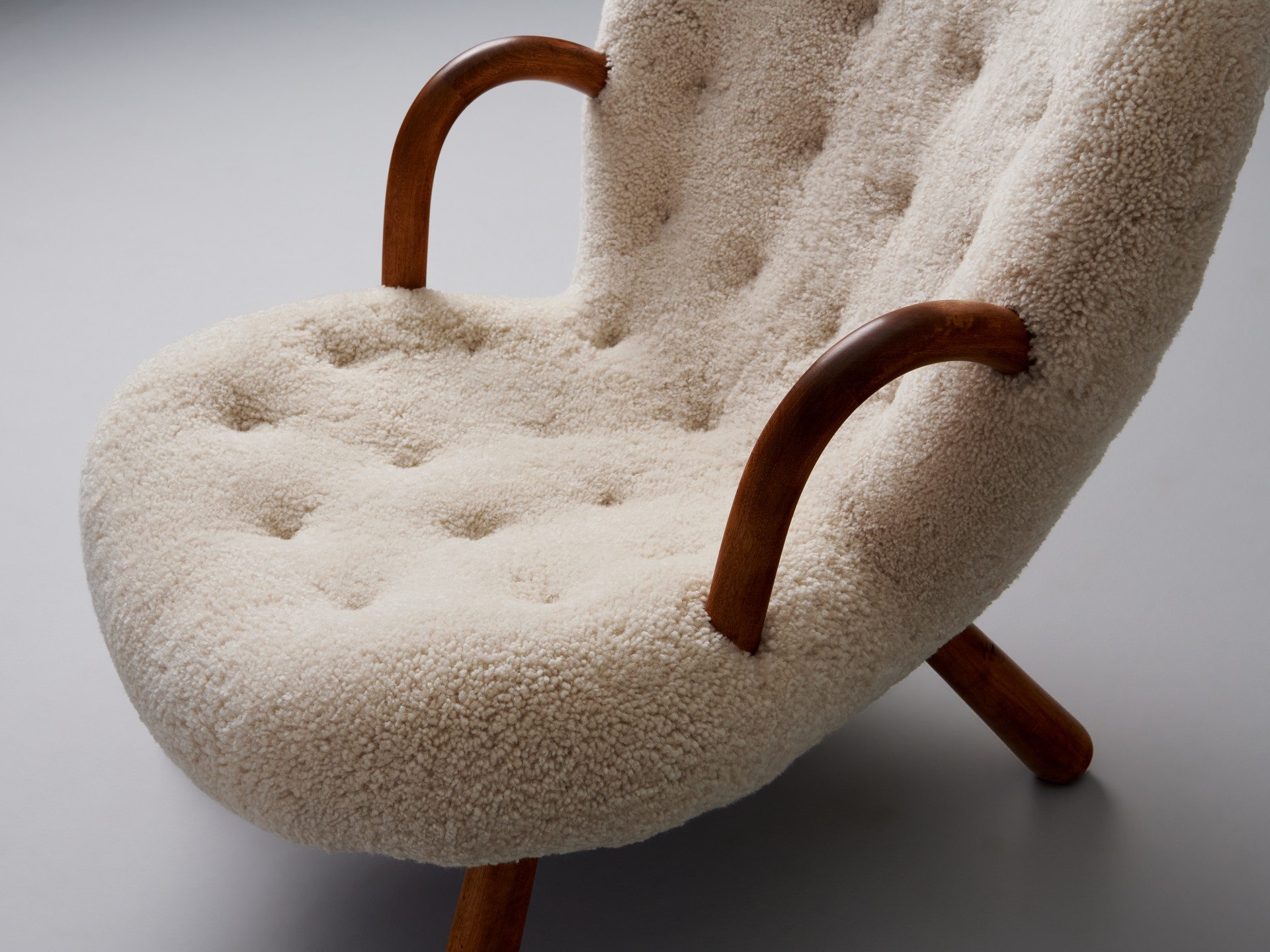 Pair of 'Clam' Armchairs image 6