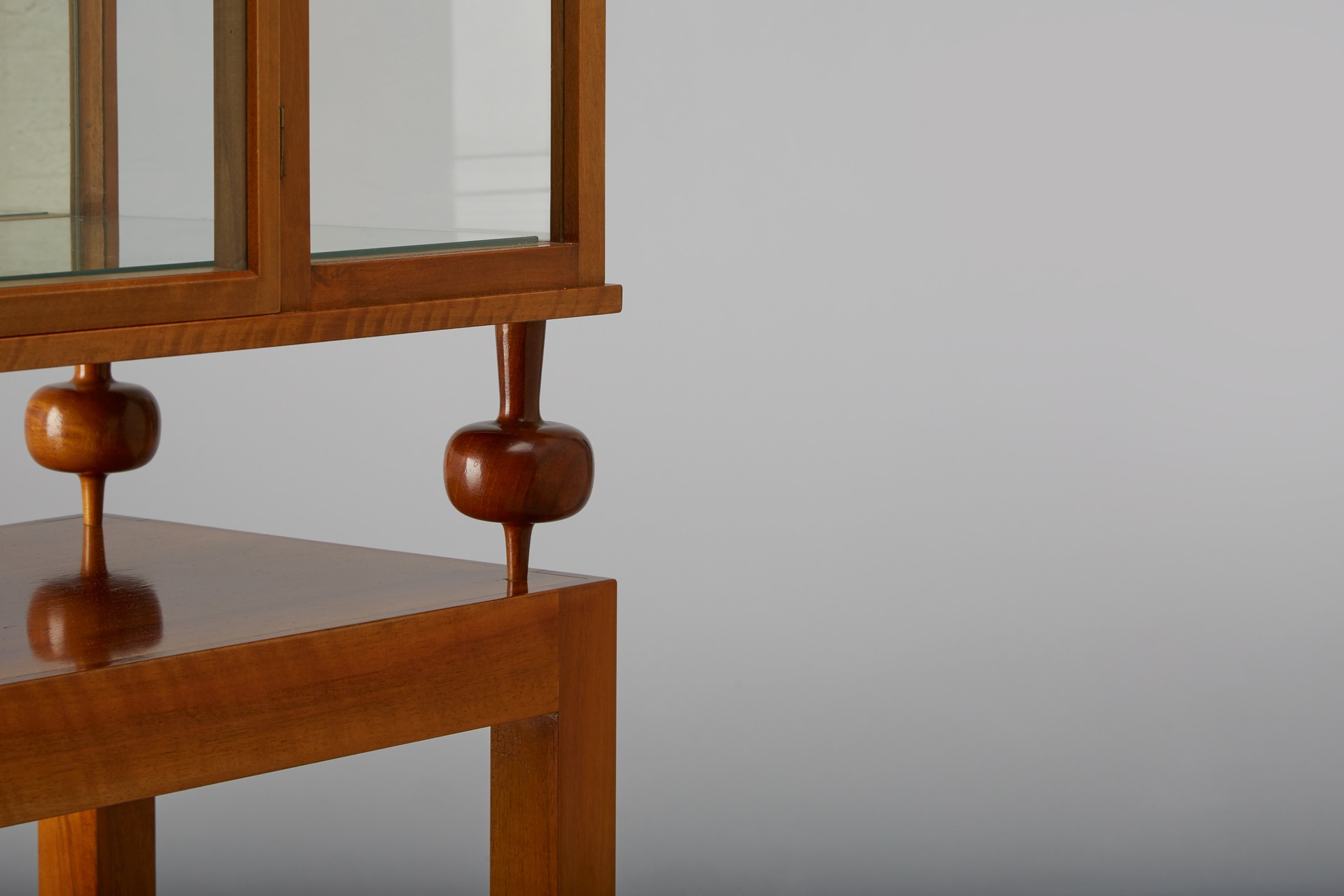 Cabinet Model no. 2077 image 5
