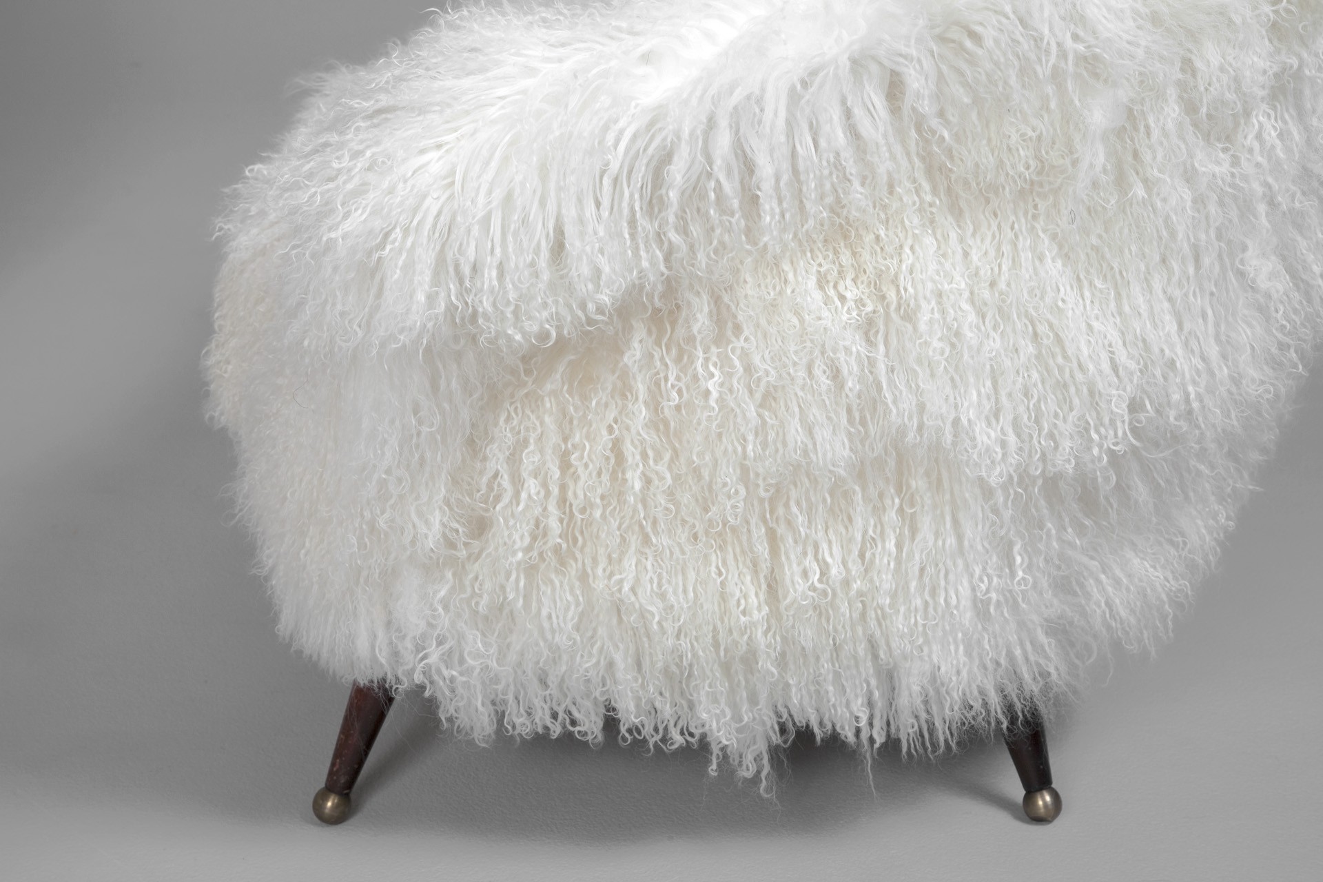 Pair of "Tellus" Sofas image 3