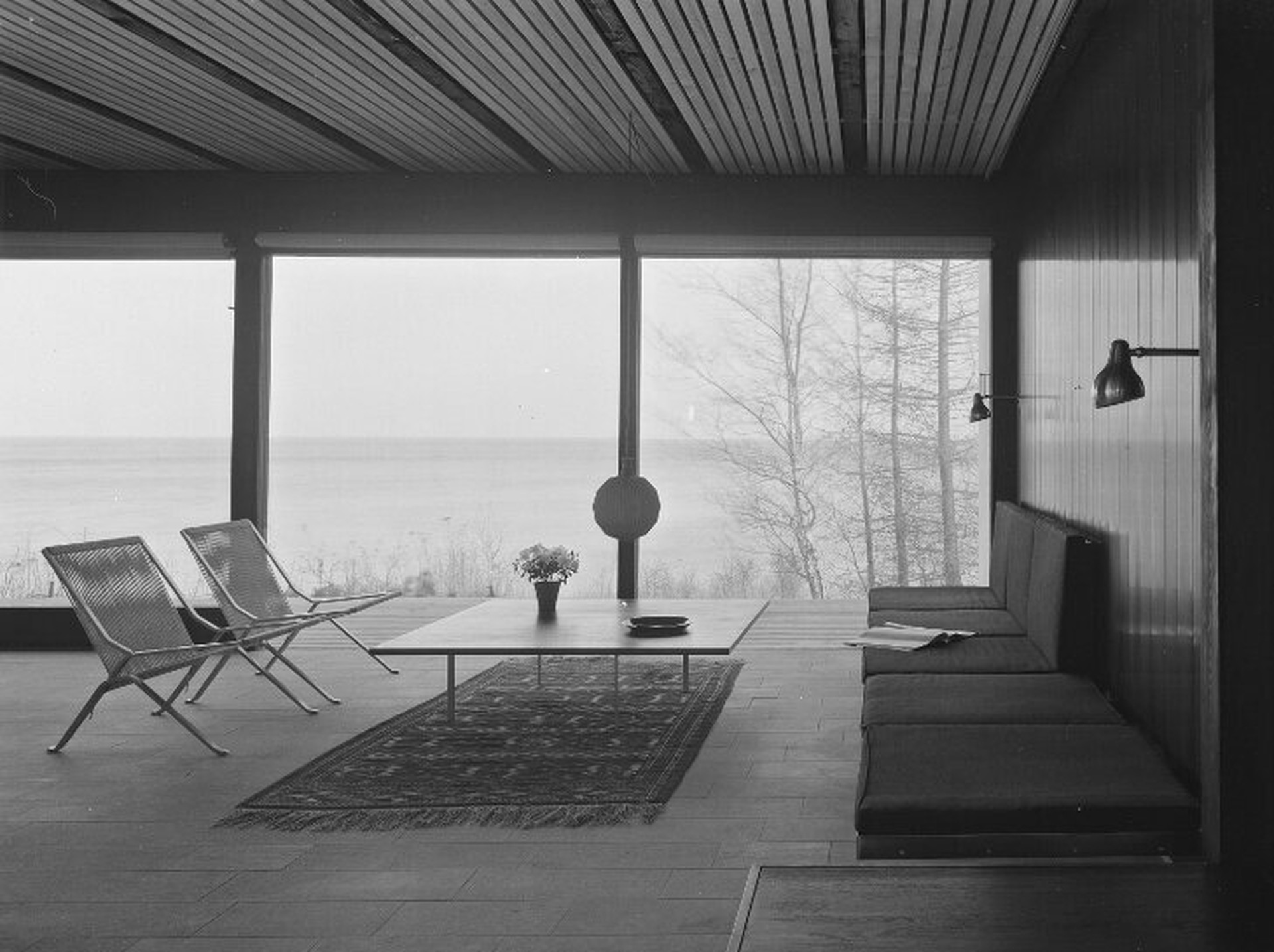 Pair of First Production 'PK 25' Chairs image 7