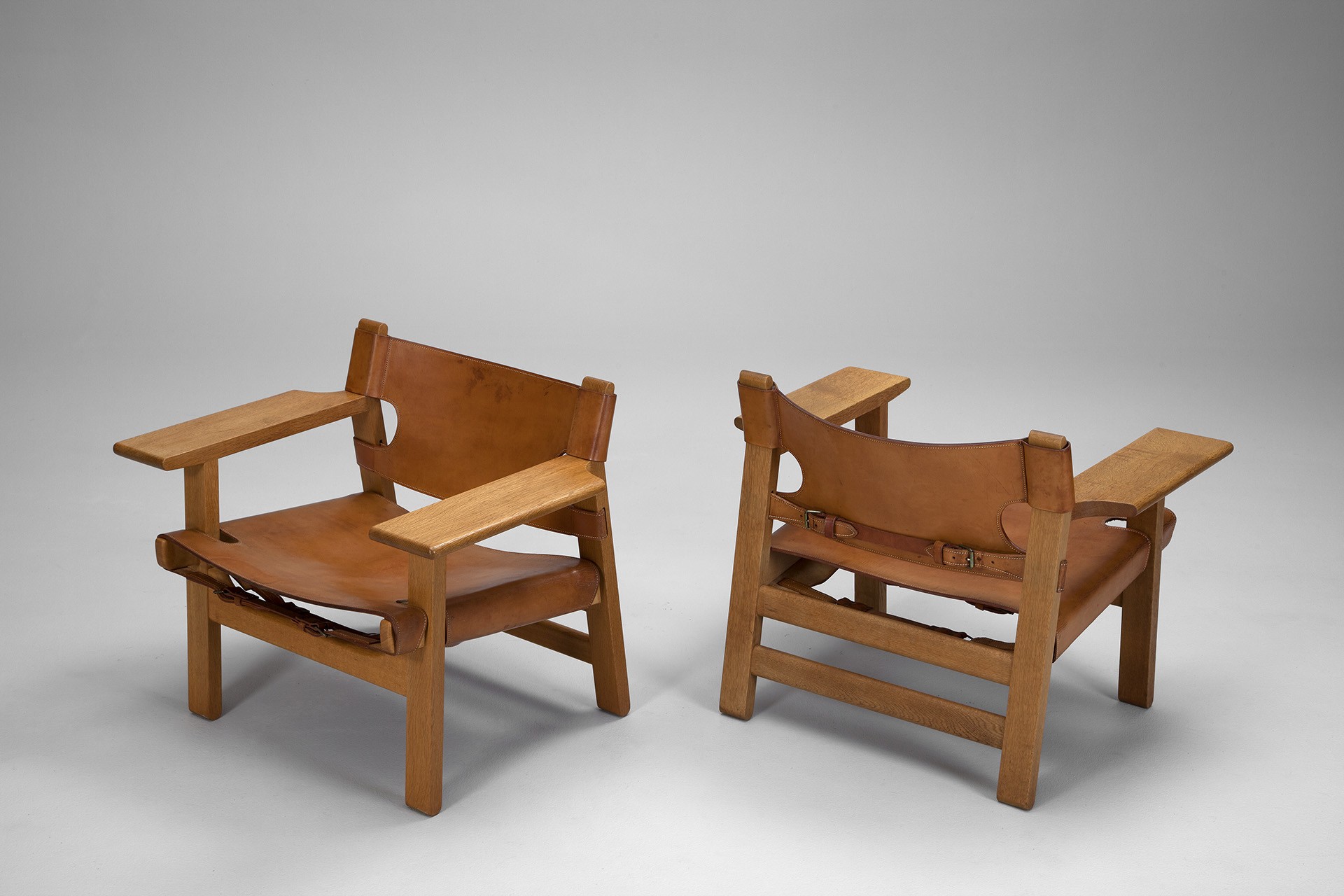 Pair of 'Spanish Chairs', Model no 2226 image 3
