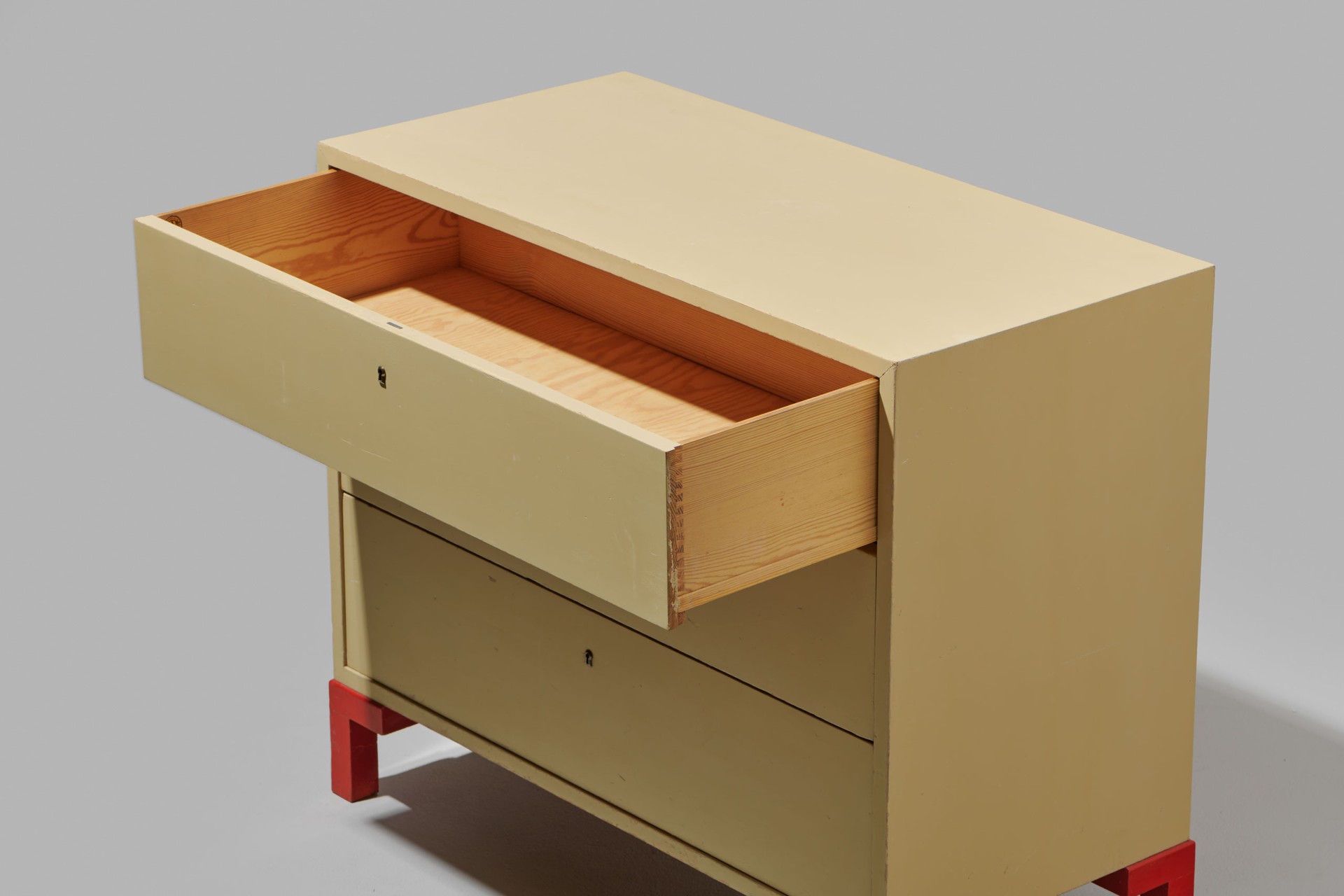 'Sibylla' Chest of Drawers image 3