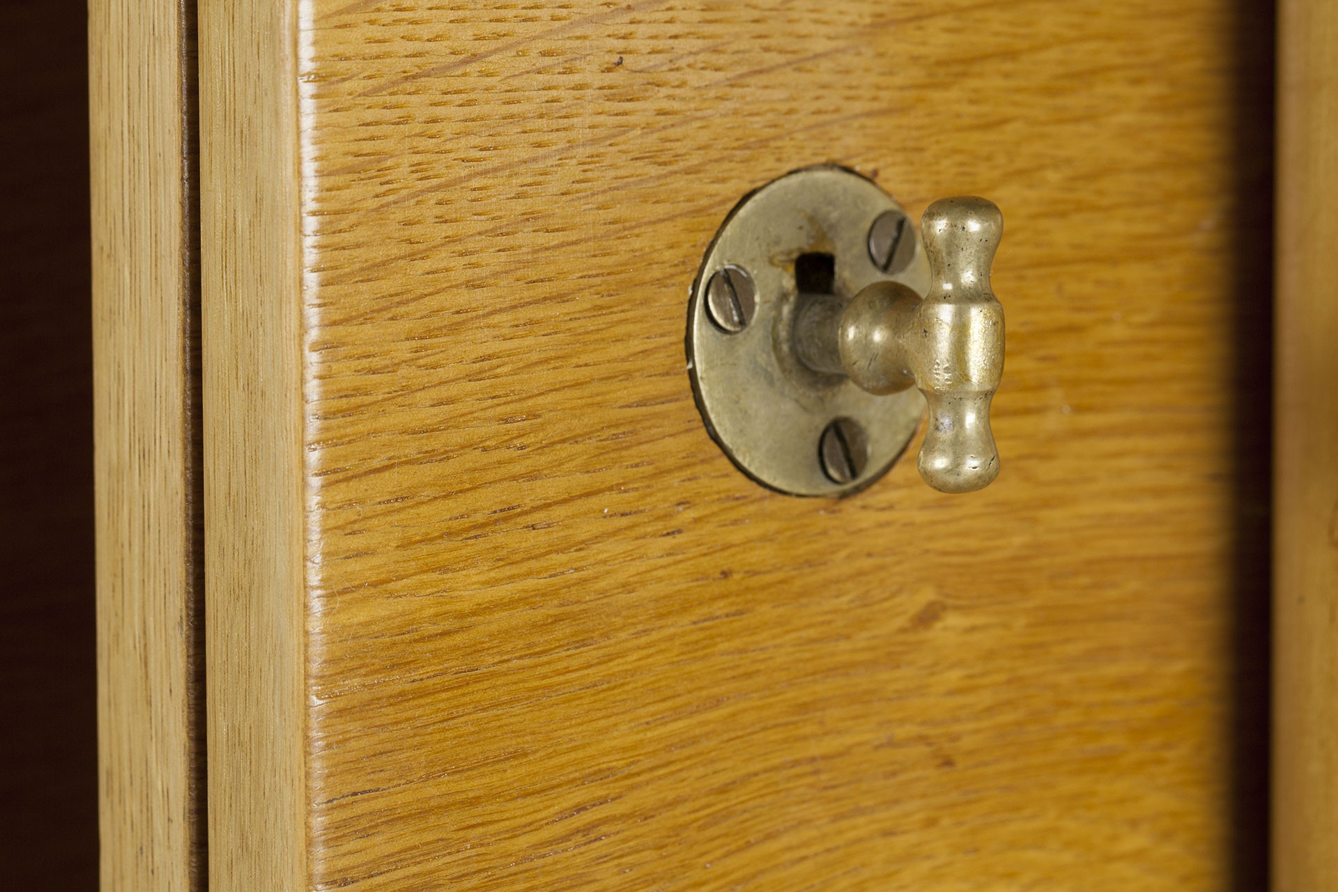 Early 'Maria Flap' Table image 2