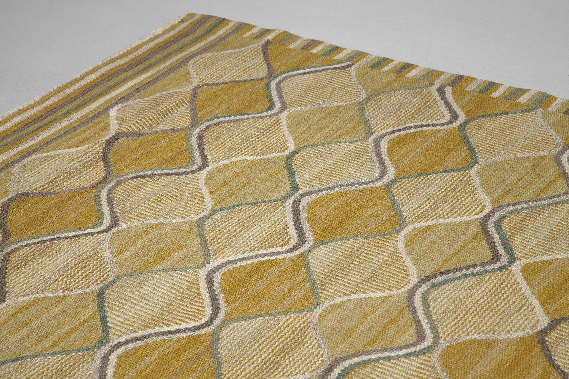 Carpet "Yellow Flounder" image 3