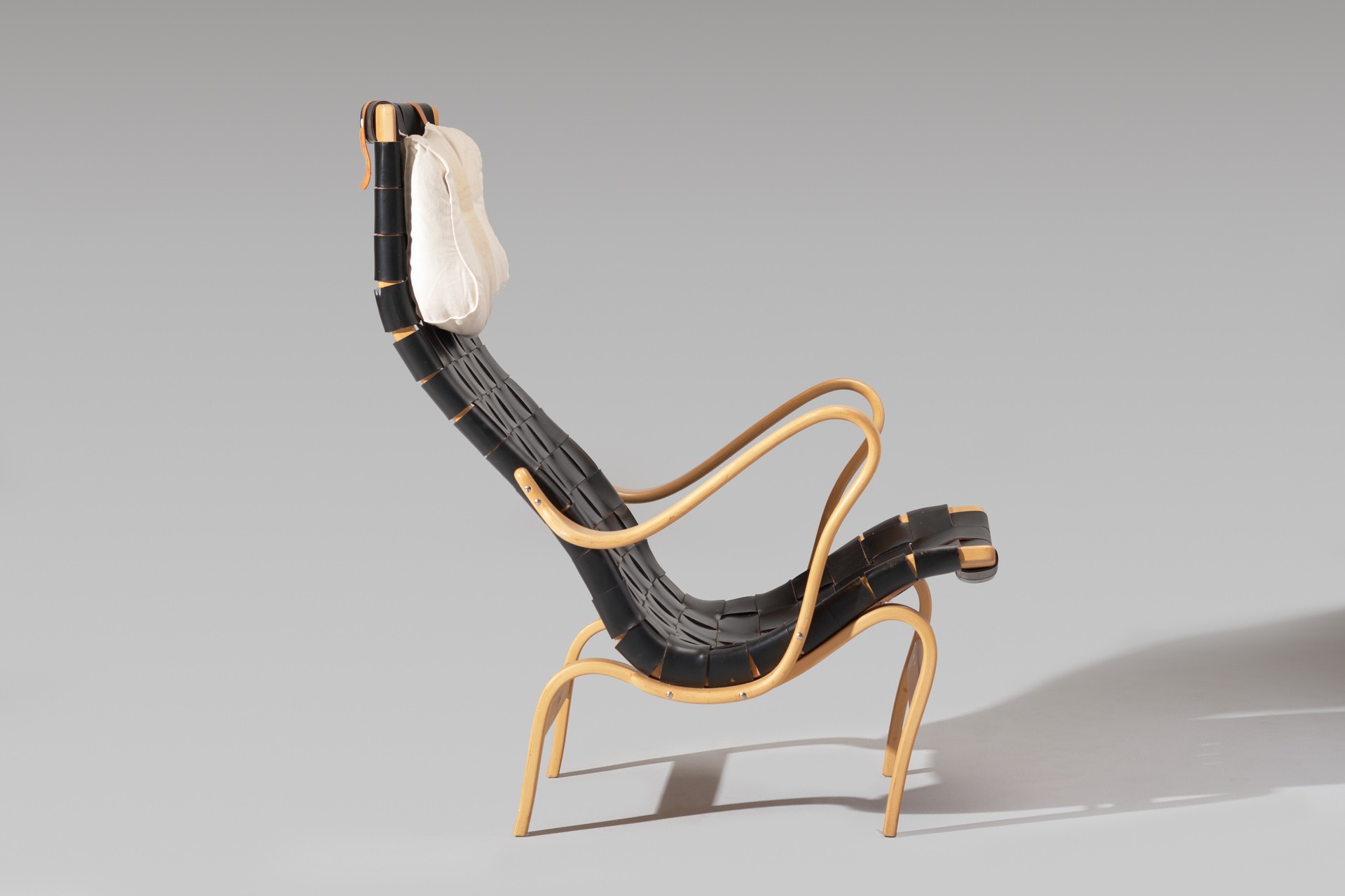 'Grasshopper' Armchair image 3