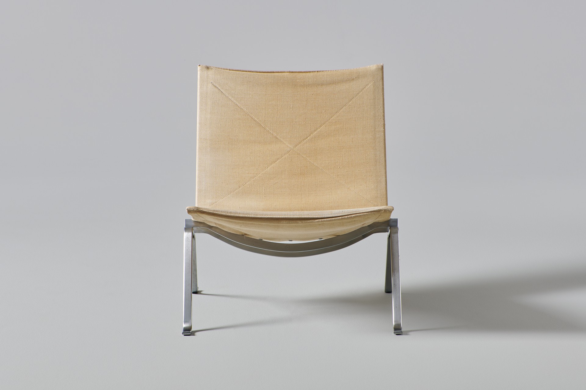Pair of easy chairs image 3