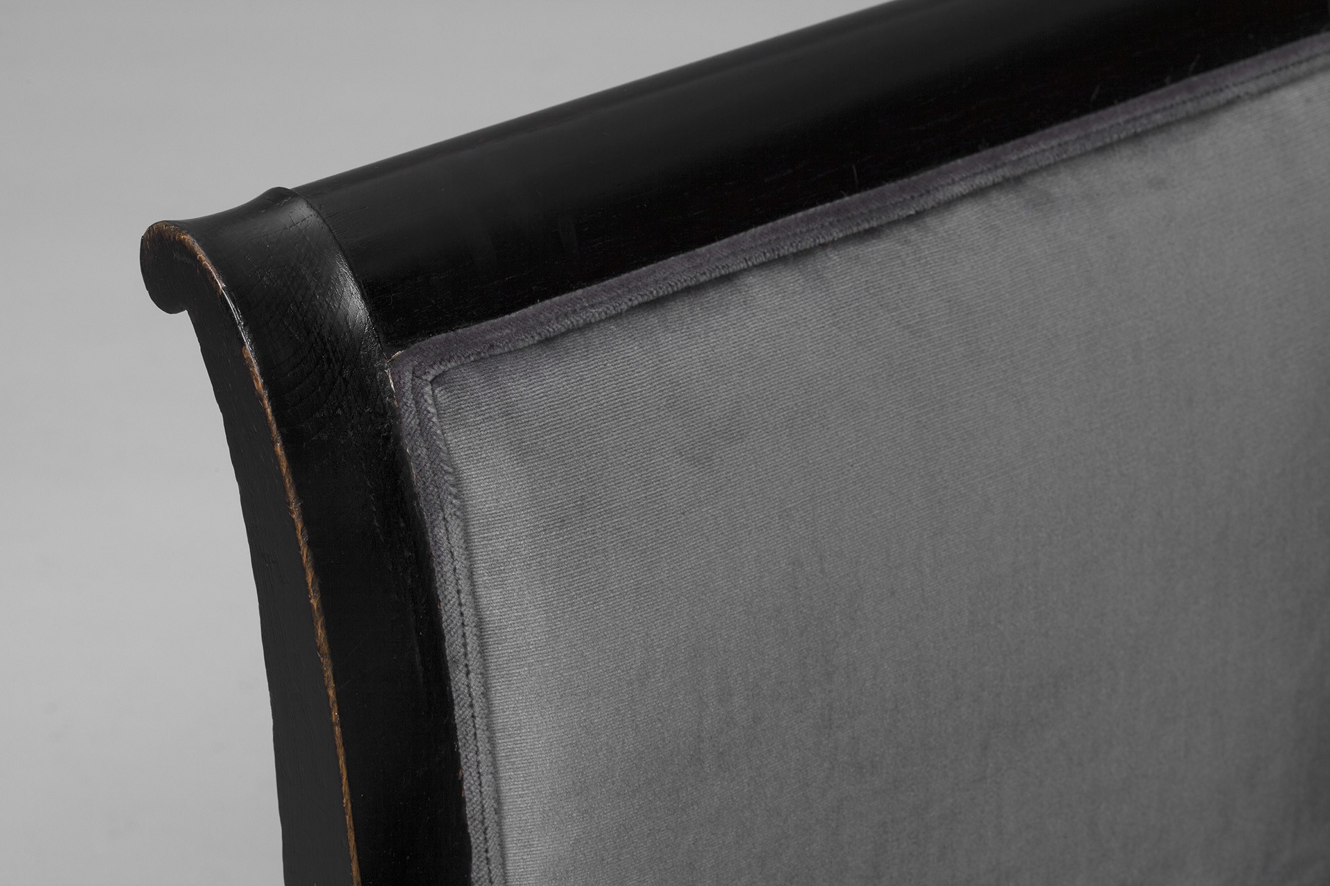 Neoclassical Sofa image 4