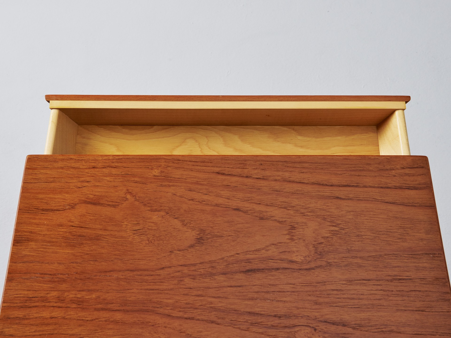 Pair of Side Tables image 5