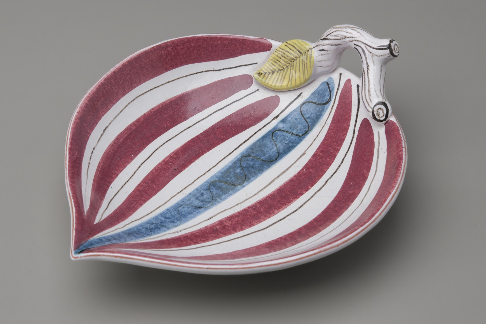 Three 'Leaf' Bowls image 7