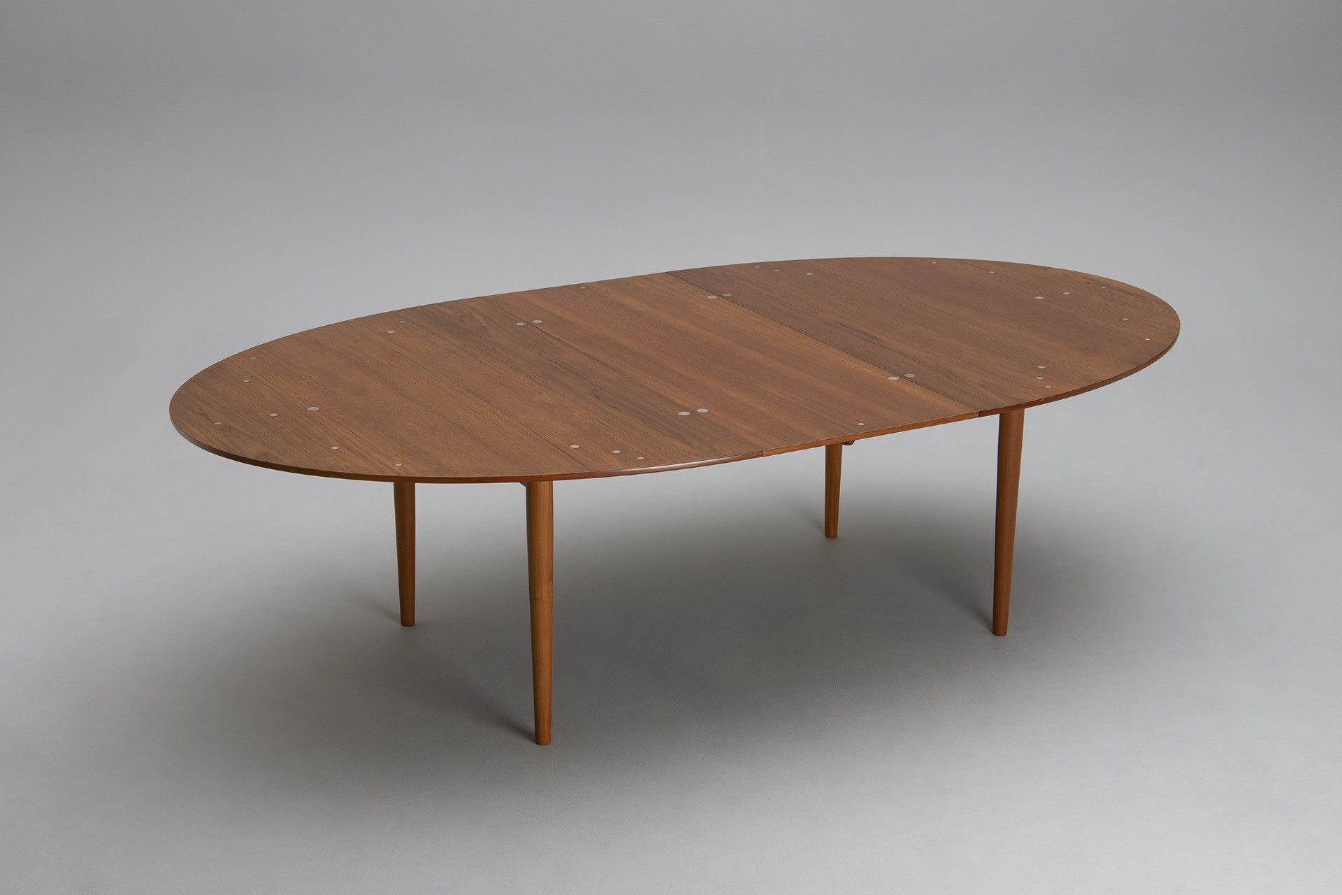 'Judas' Extending Dining Table