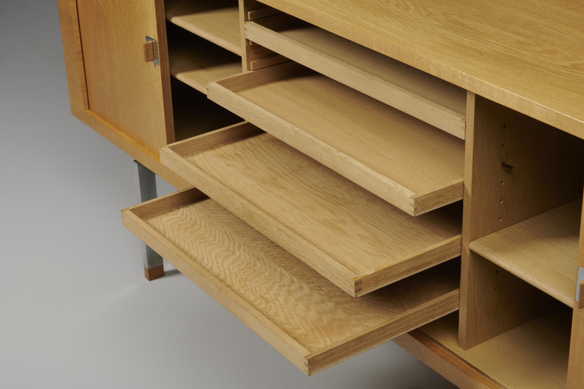 'President' Sideboard image 5