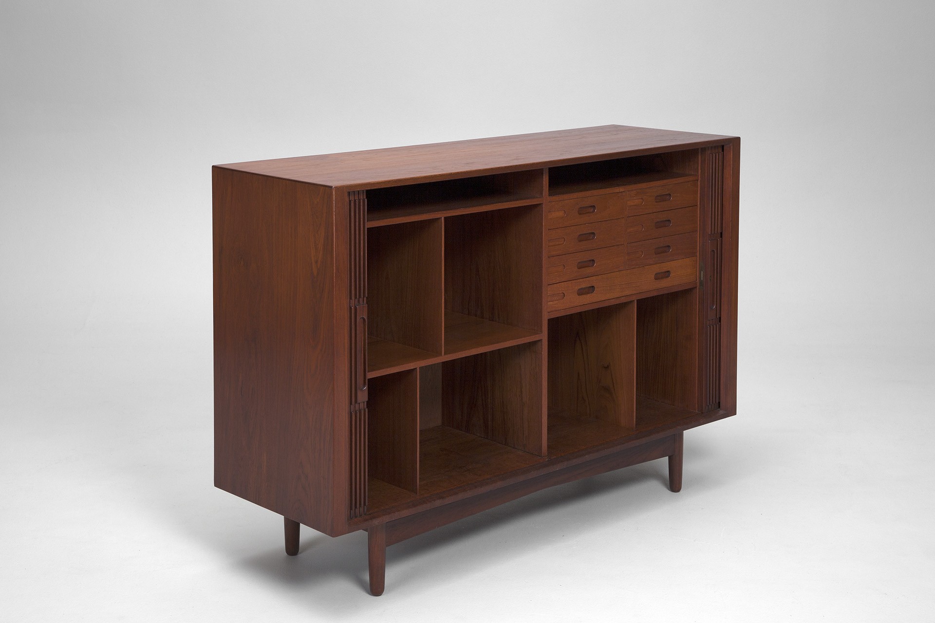 Cabinet image 4