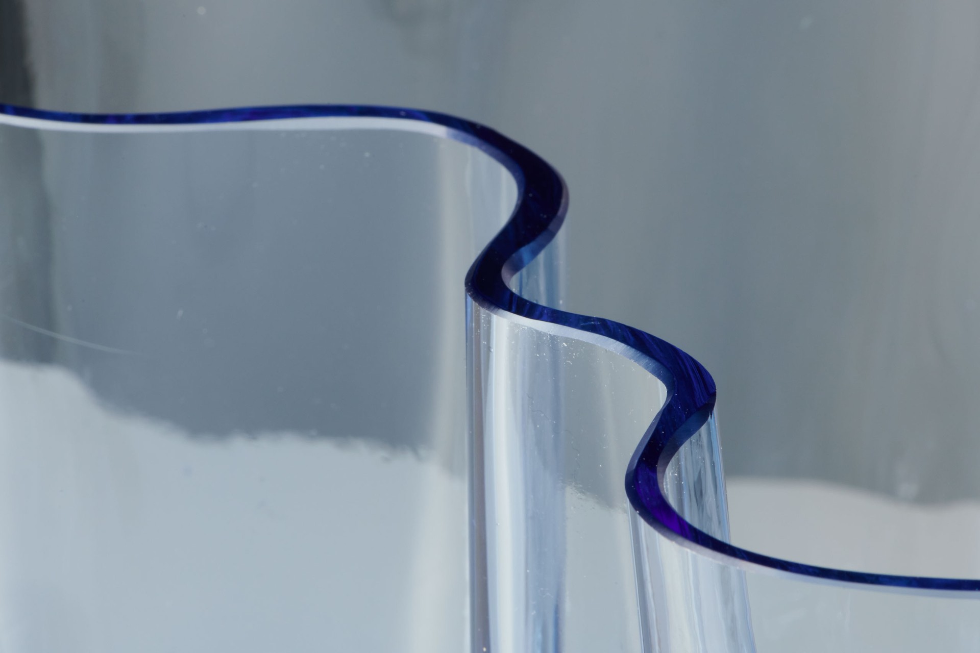 'Savoy' Vase image 5
