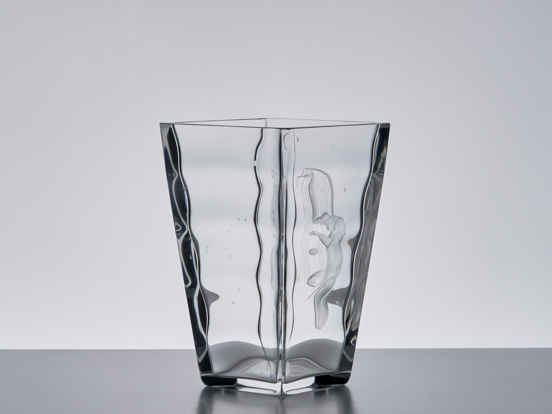 Vase image 4