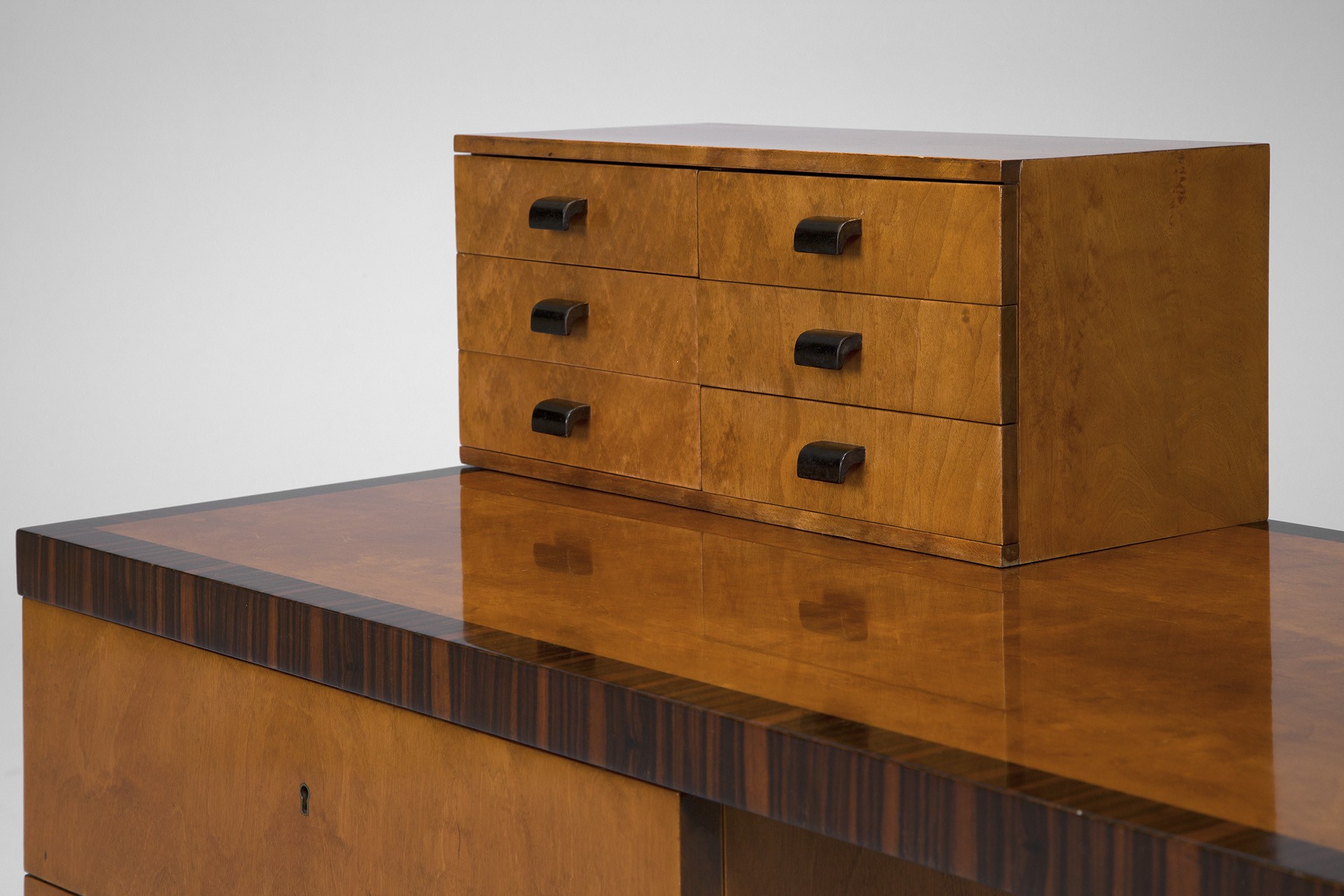 Bureau "Record" image 4