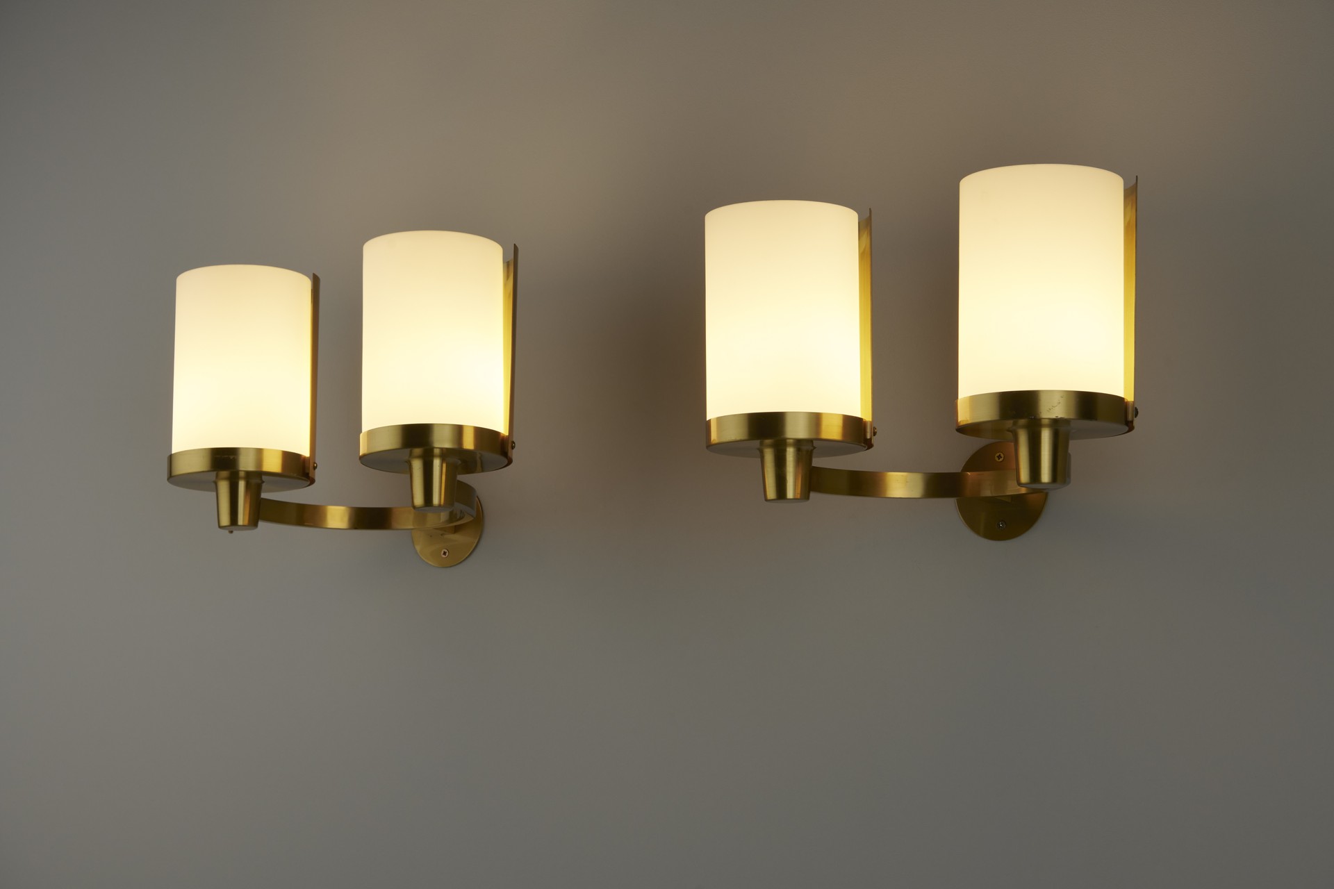 Pair of Wall Lamps image 2