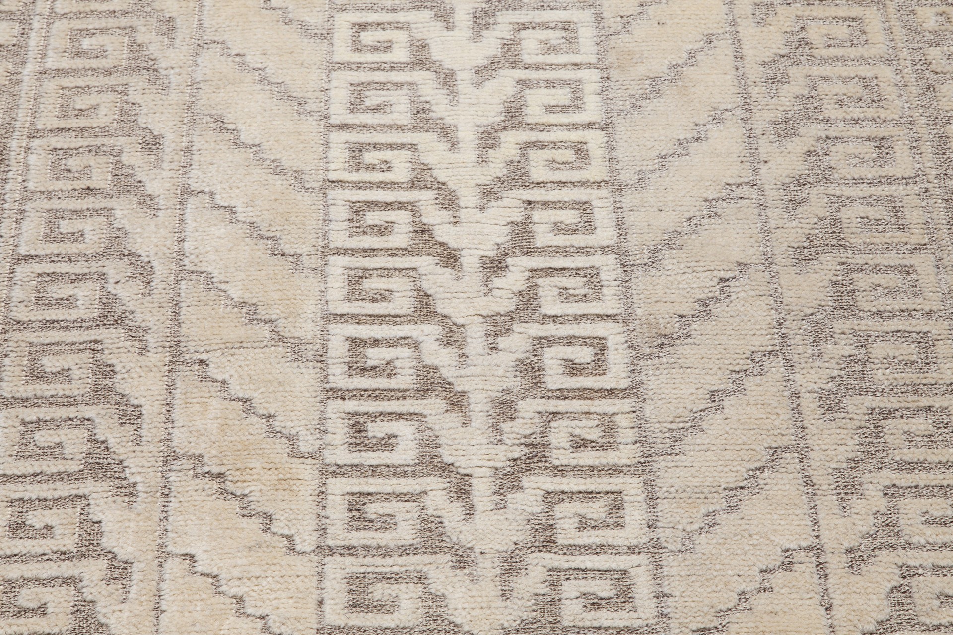 'Vita Spetsporten (The Gothic Portal)' Carpet image 3