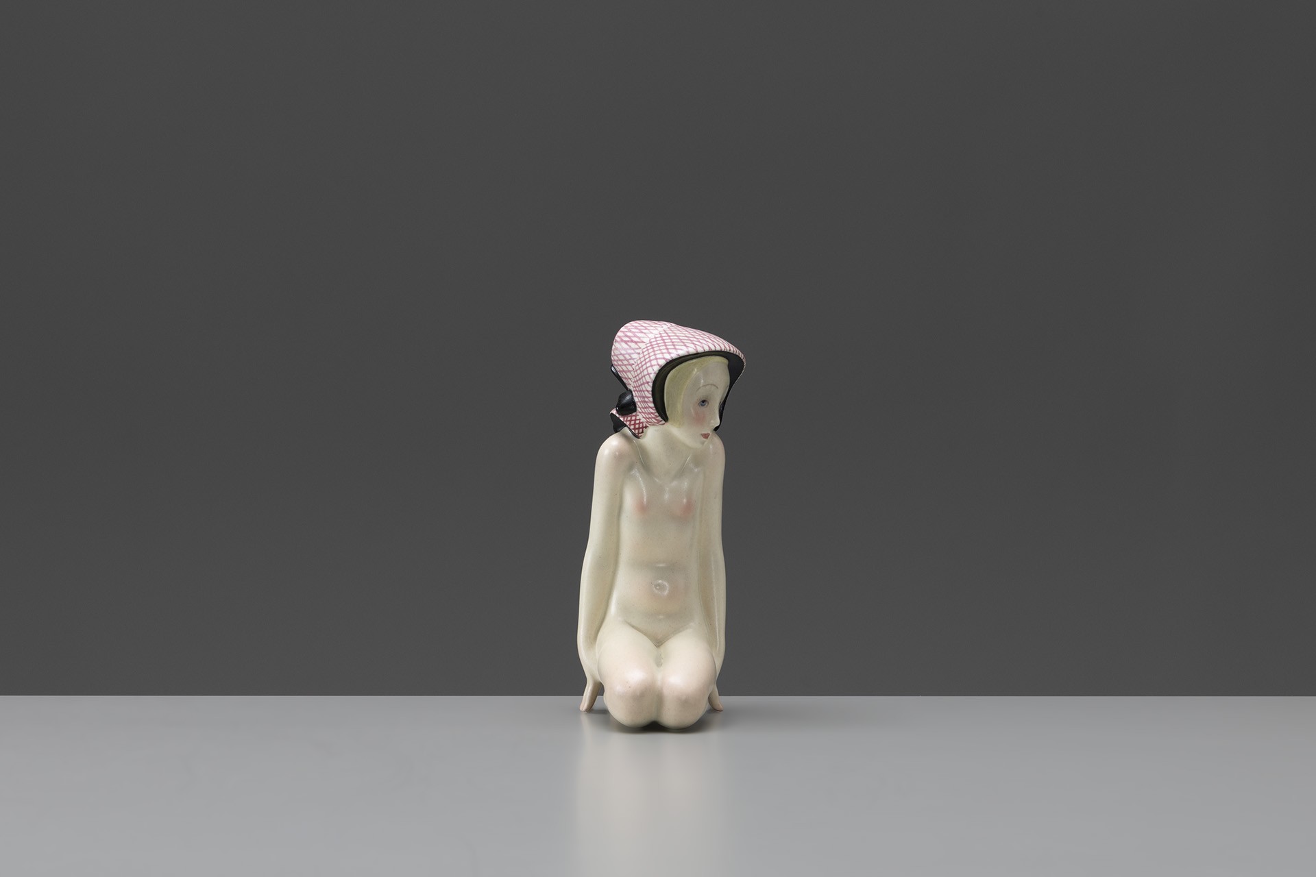 Figurine image 2