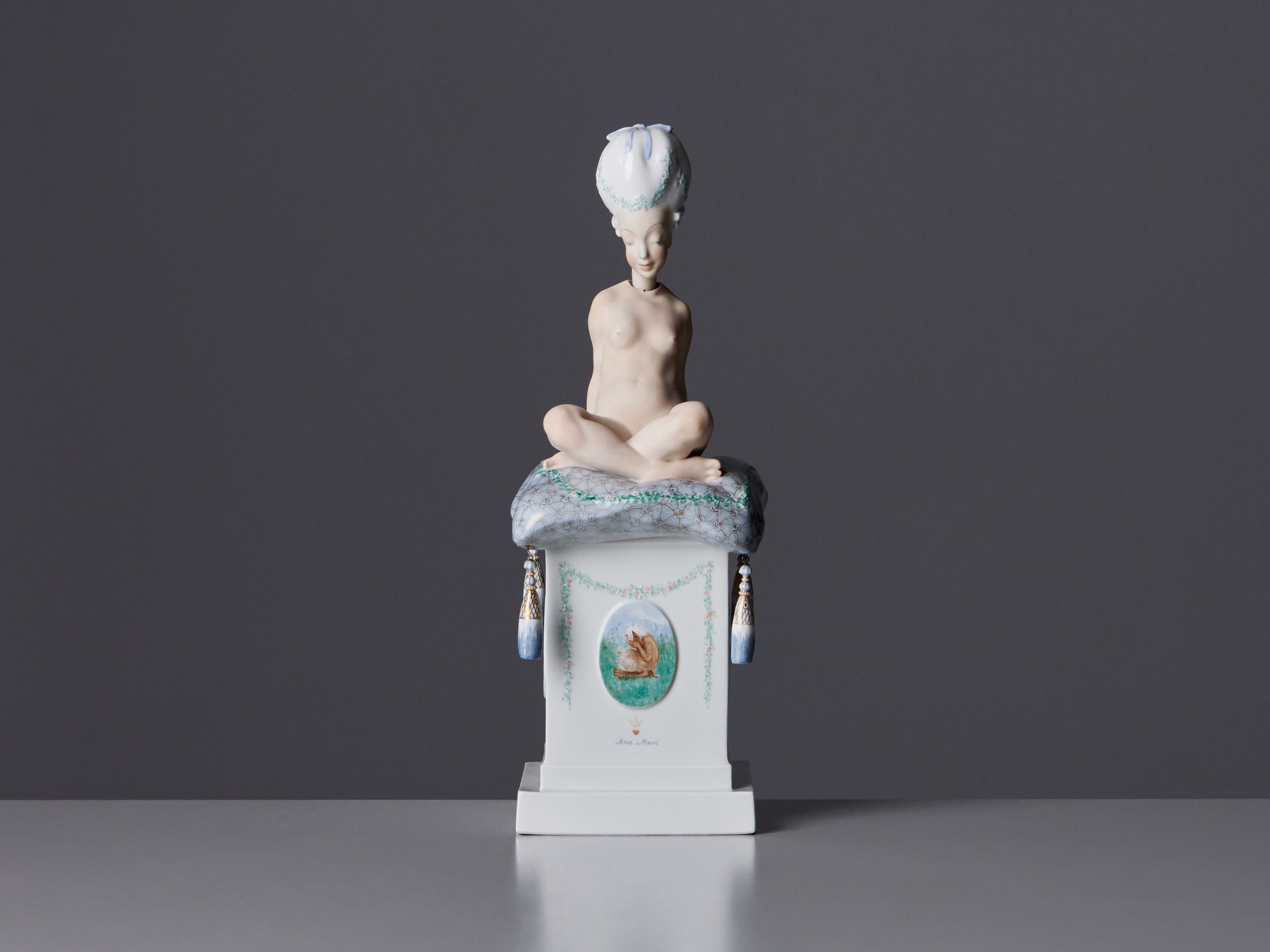 'Ane Mari' Nodding Sculpture image 5
