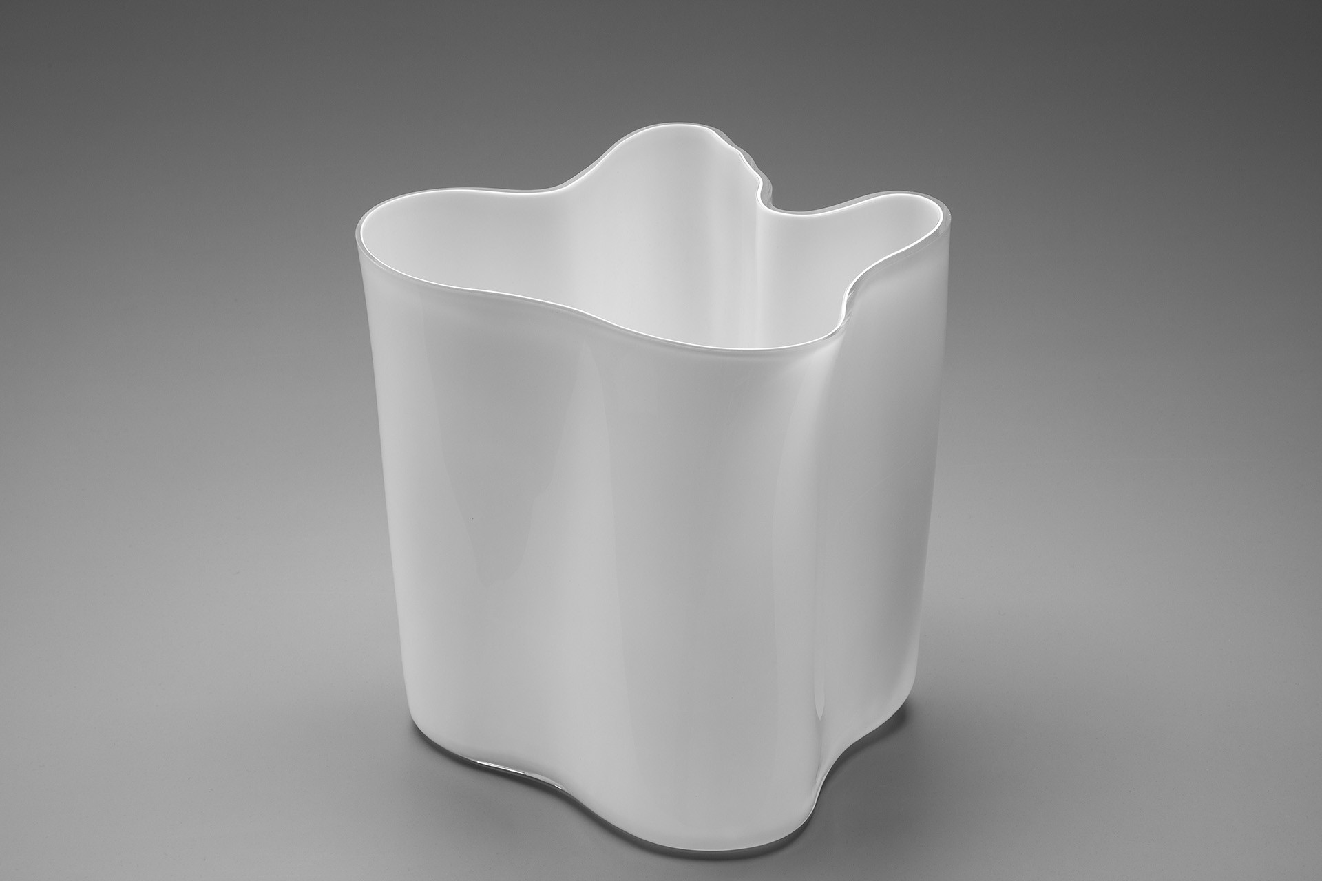 Large 'Savoy' Vase image 5