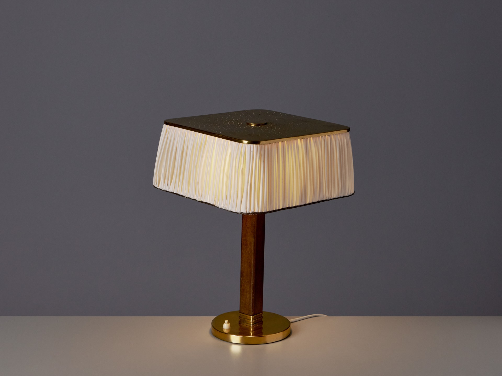 Table Lamp image 3