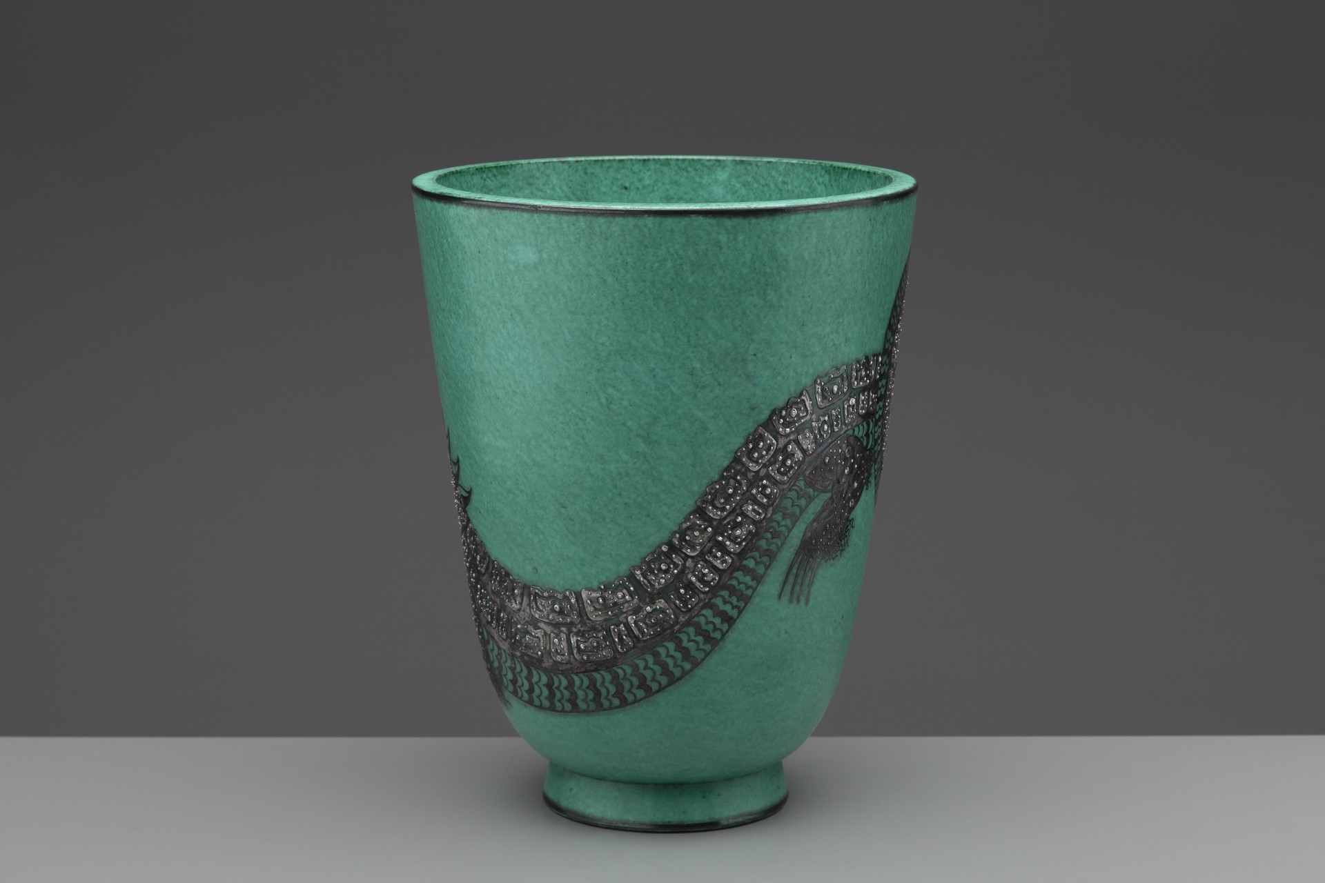 Dragon Vase image 2