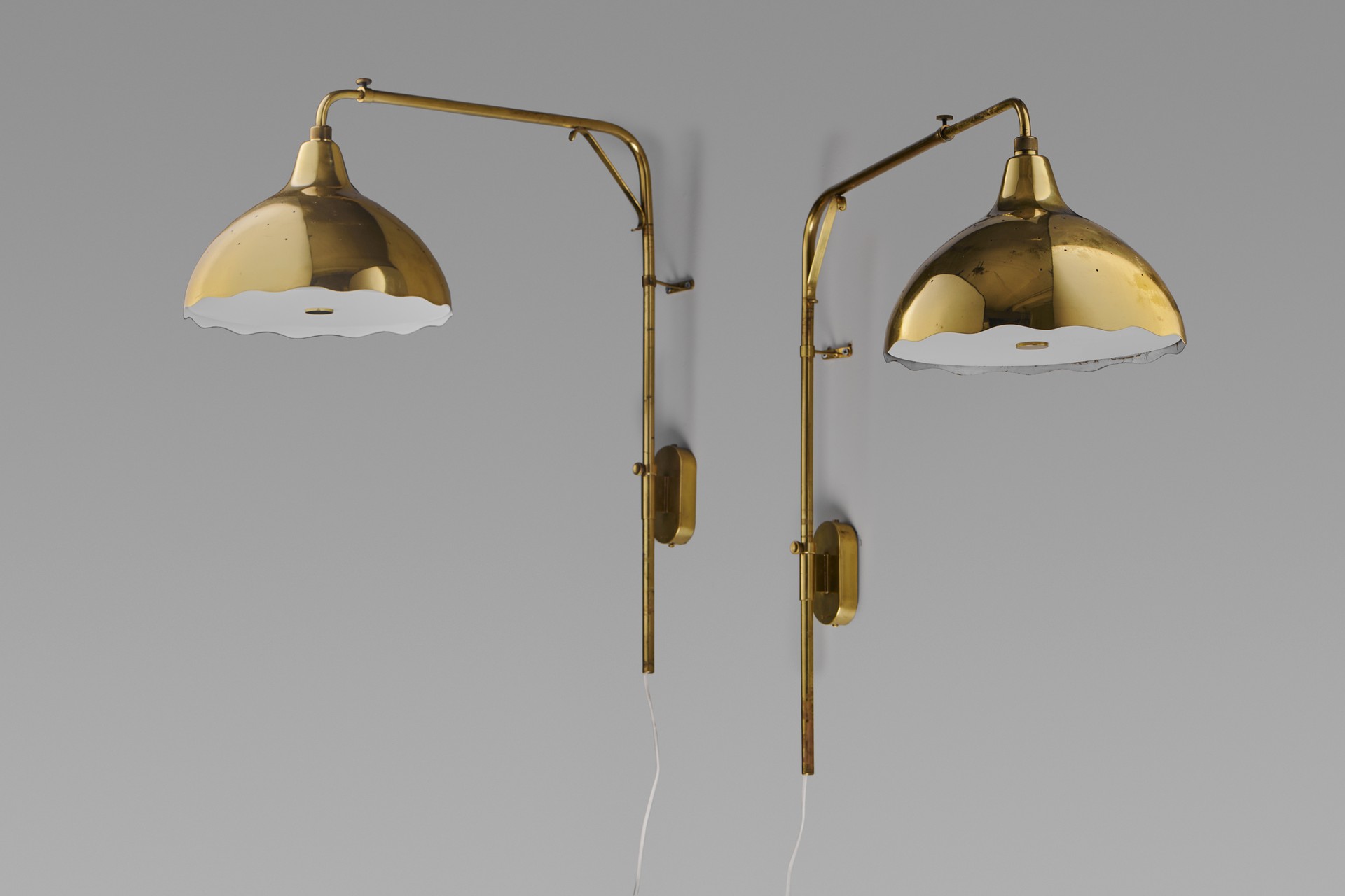 Pair of Extendable Wall Lamps image 2