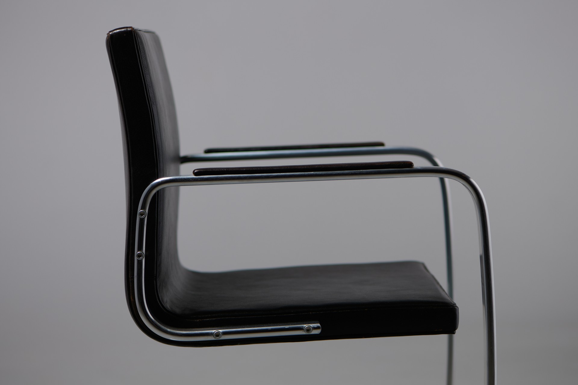 Pair of Cantilever Armchairs, Model no. PK 13 image 4