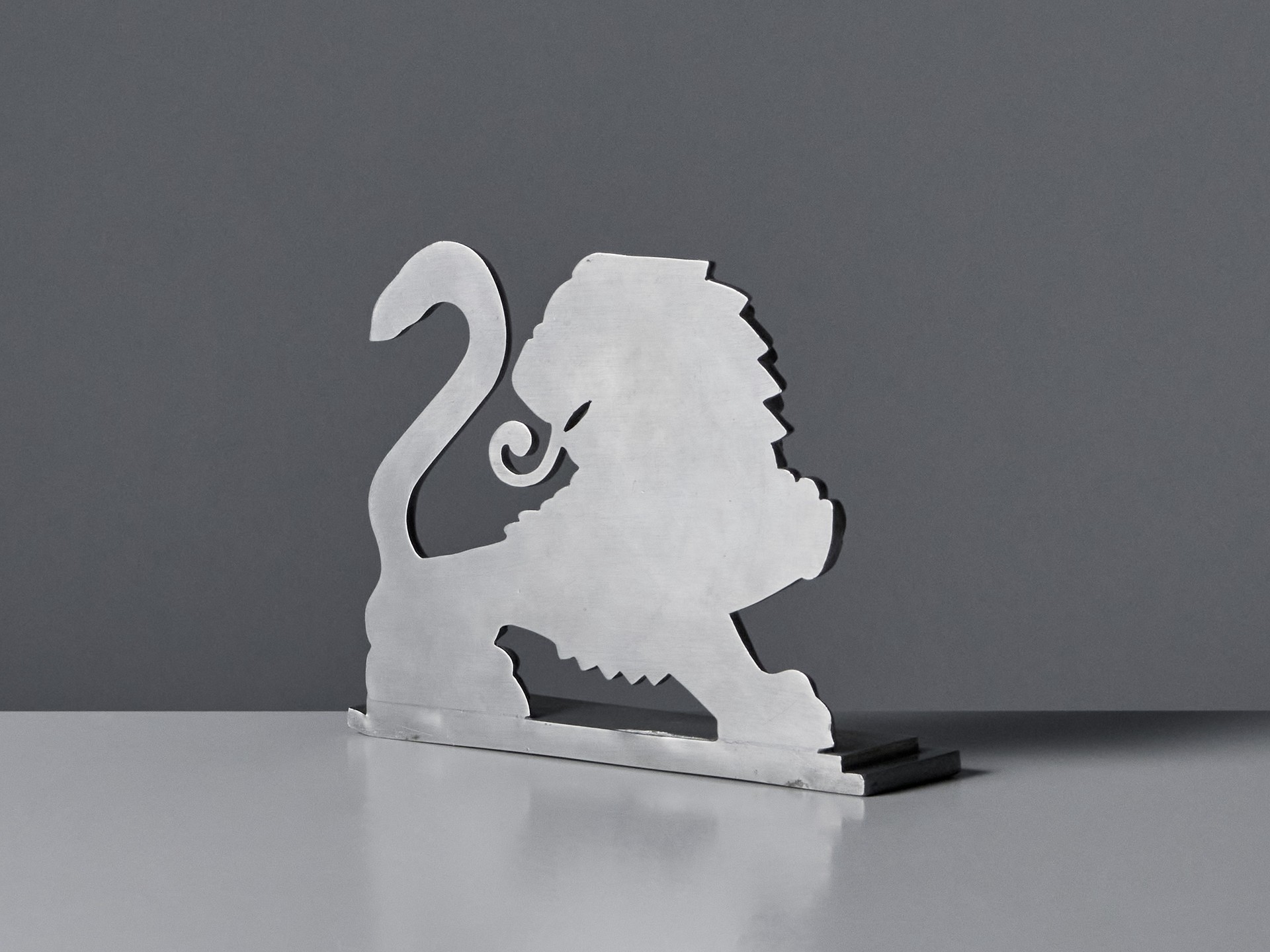 Bookend image 2
