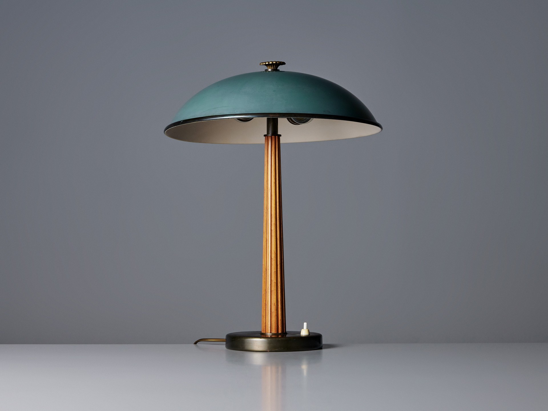 Table lamp image 3