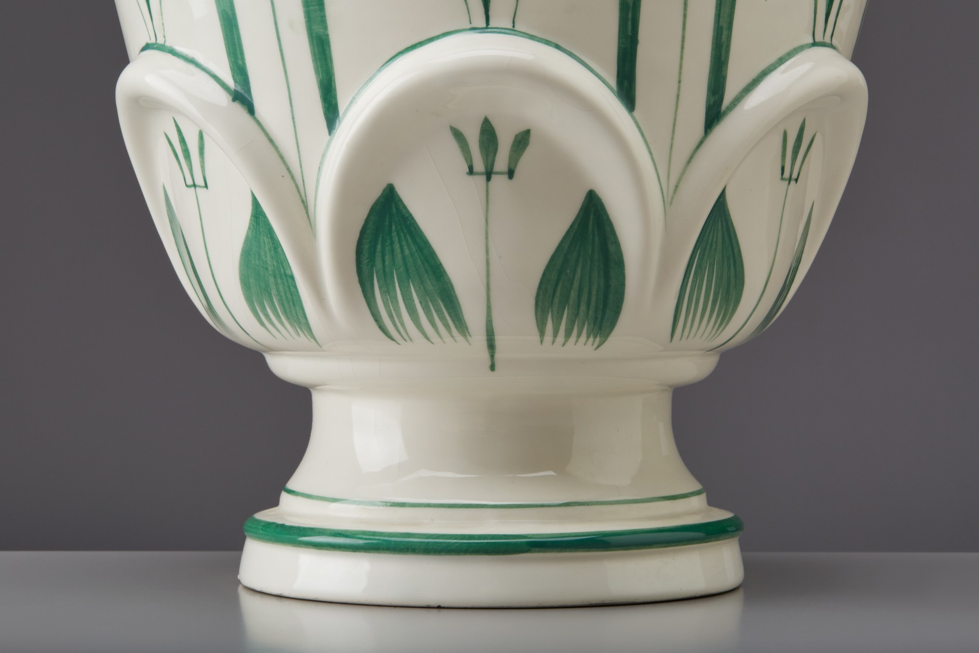 Pair of Flower Pots image 3